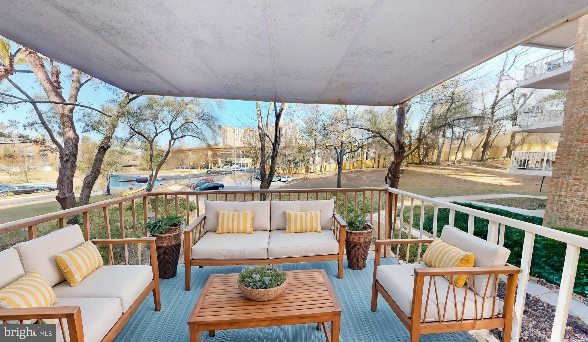 HUNTINGTON CLUB - Residential