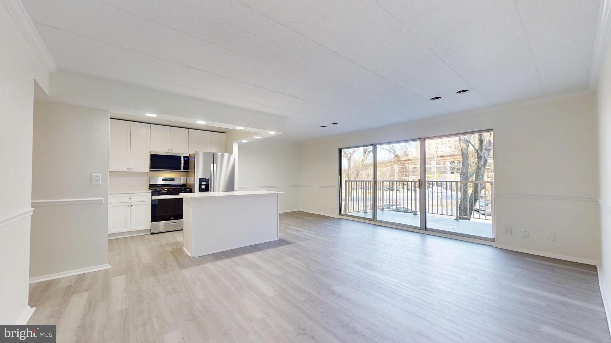 HUNTINGTON CLUB - Residential