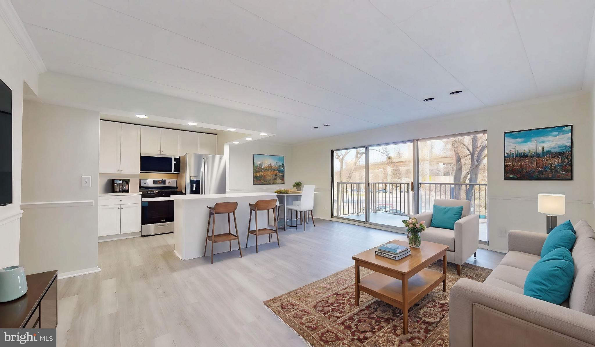 HUNTINGTON CLUB - Residential