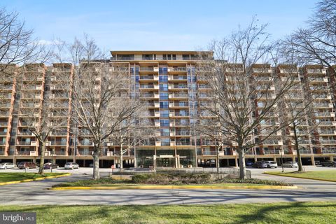 1300 ARMY NAVY DRIVE 415 ARLINGTON VA 22202