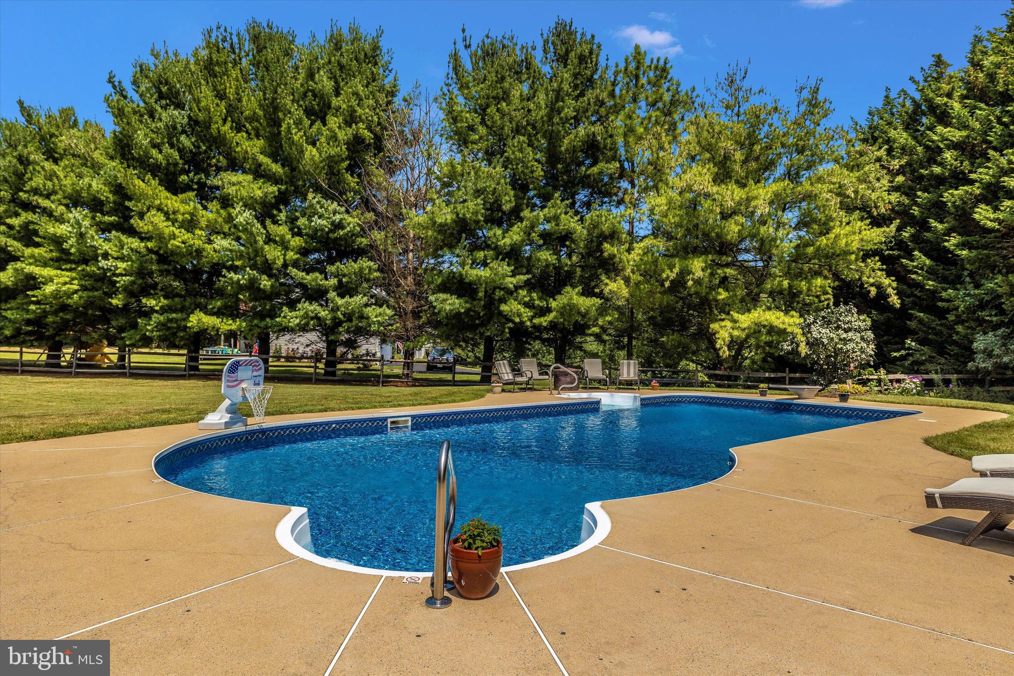 FAIR WINDS ESTATES - Residential