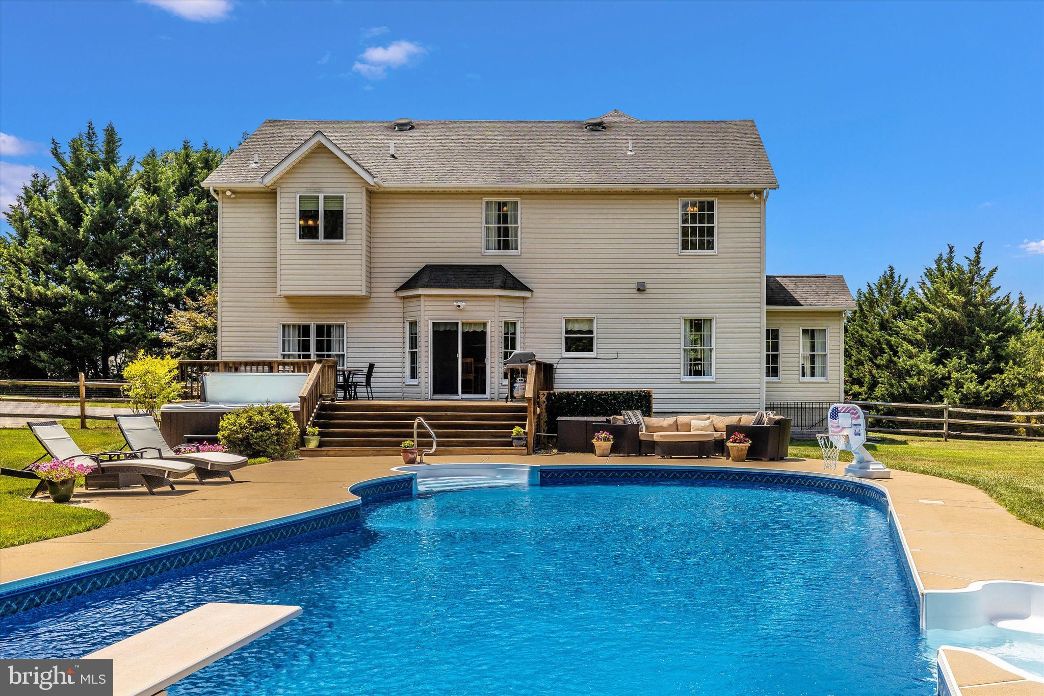 FAIR WINDS ESTATES - Residential