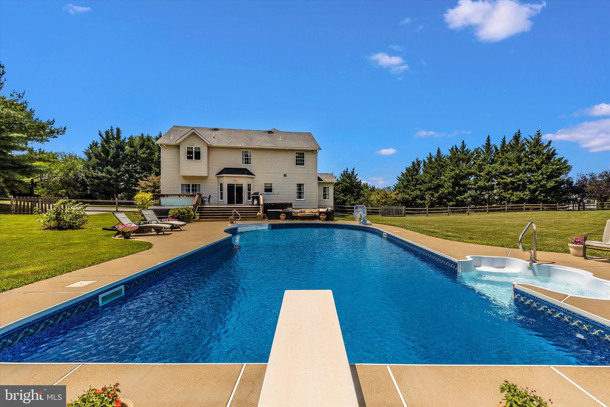 FAIR WINDS ESTATES - Residential