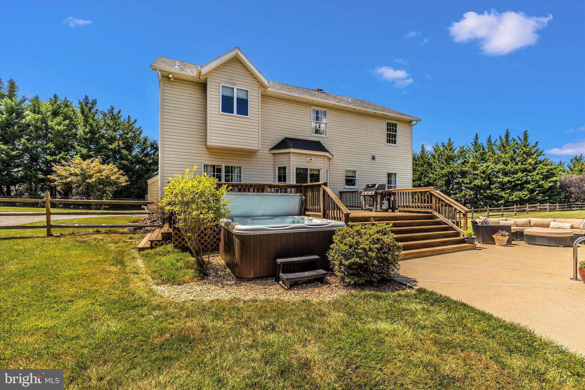 FAIR WINDS ESTATES - Residential