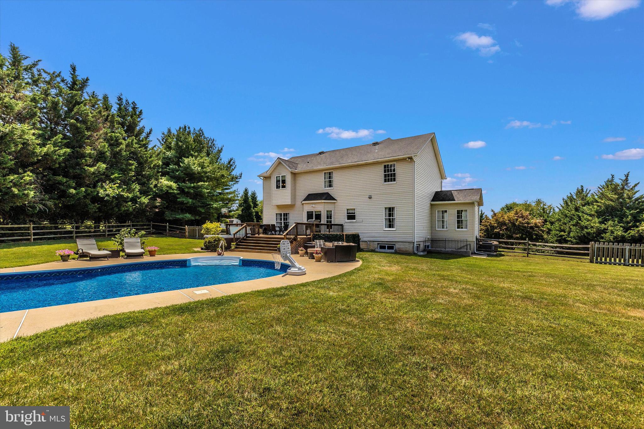 FAIR WINDS ESTATES - Residential