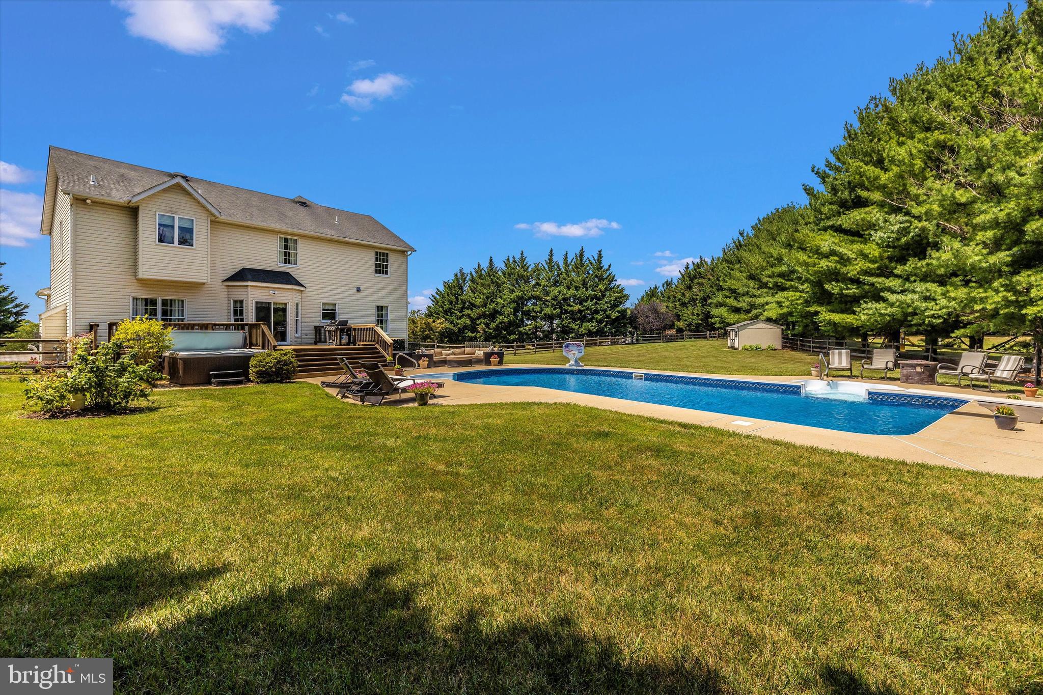 FAIR WINDS ESTATES - Residential