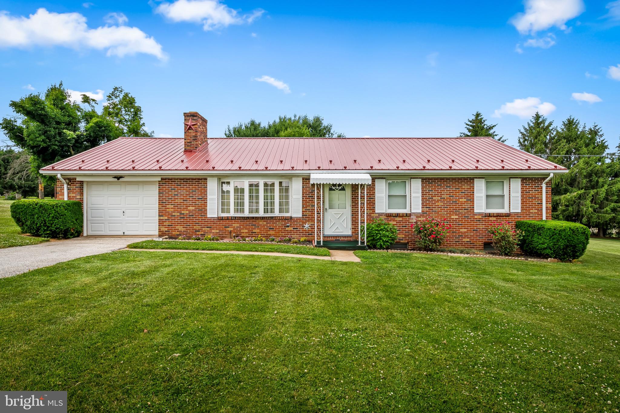 2104 and 2100 PETERMAN ROAD