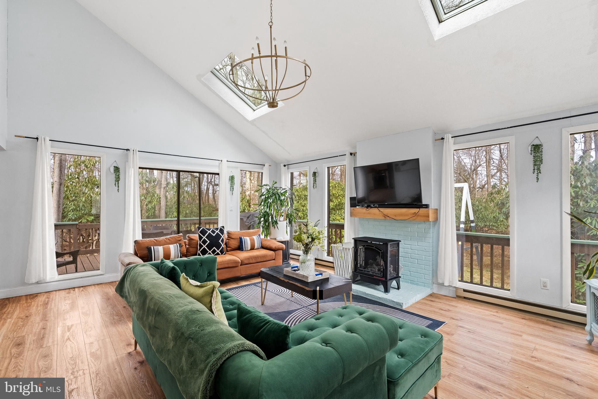112 CRAZY HORSE COURT
