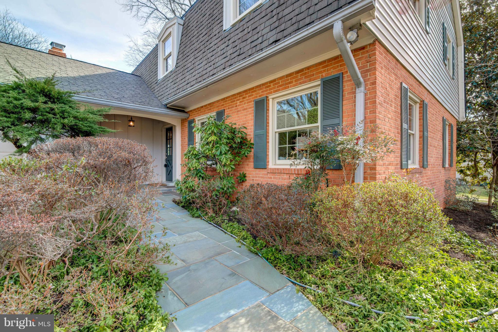 MC LEAN HAMLET - Residential