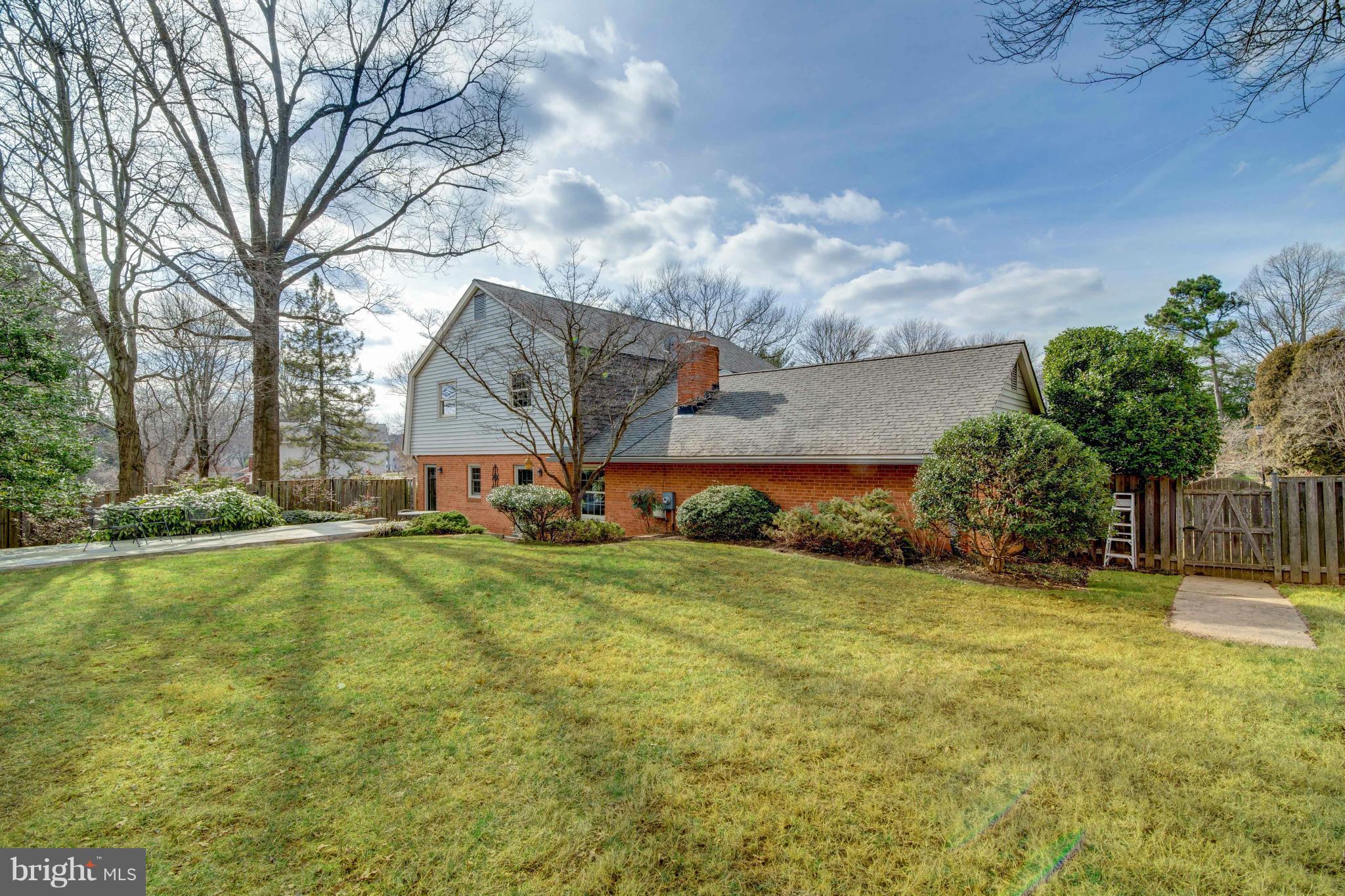 MC LEAN HAMLET - Residential