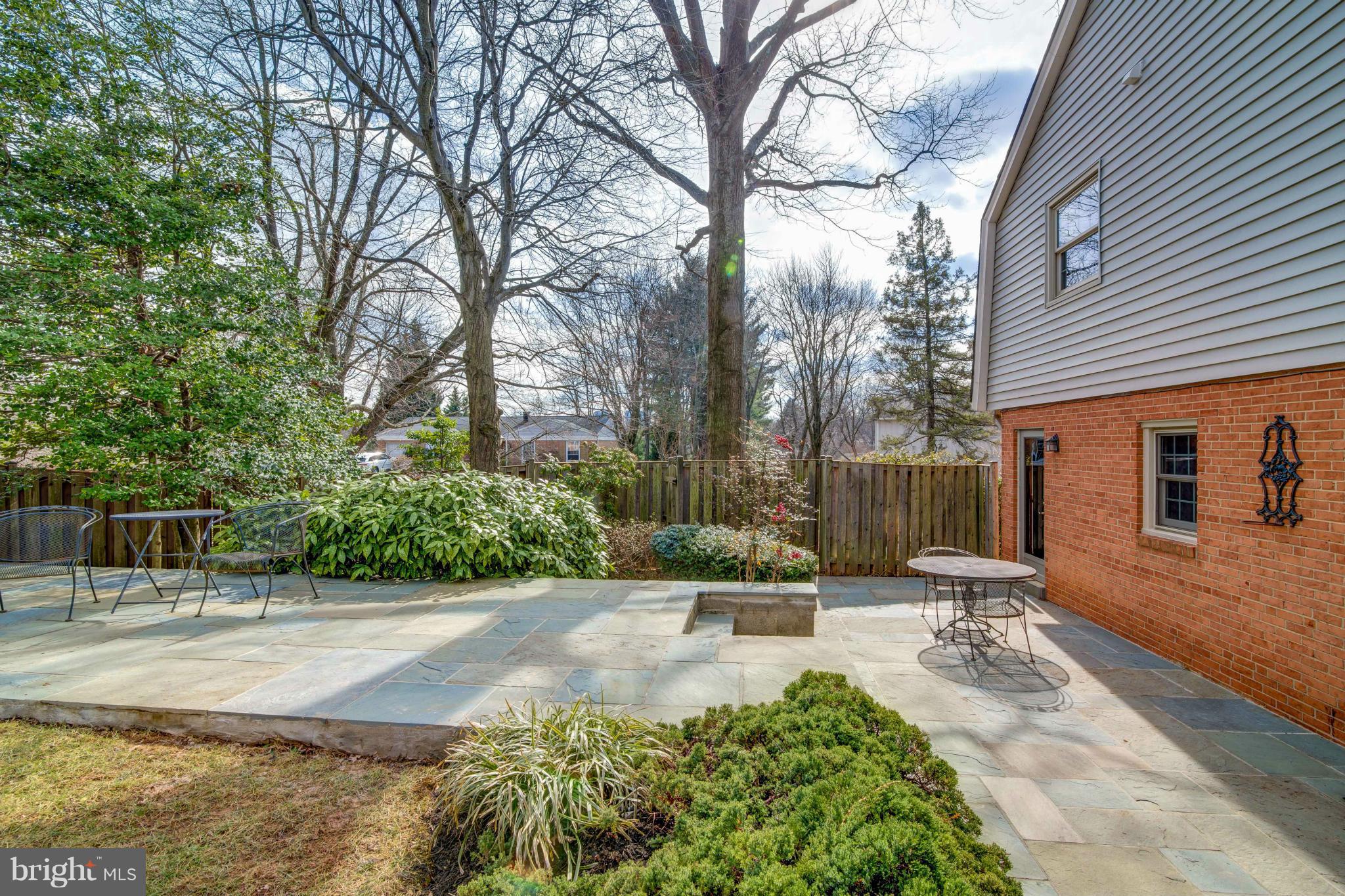 MC LEAN HAMLET - Residential