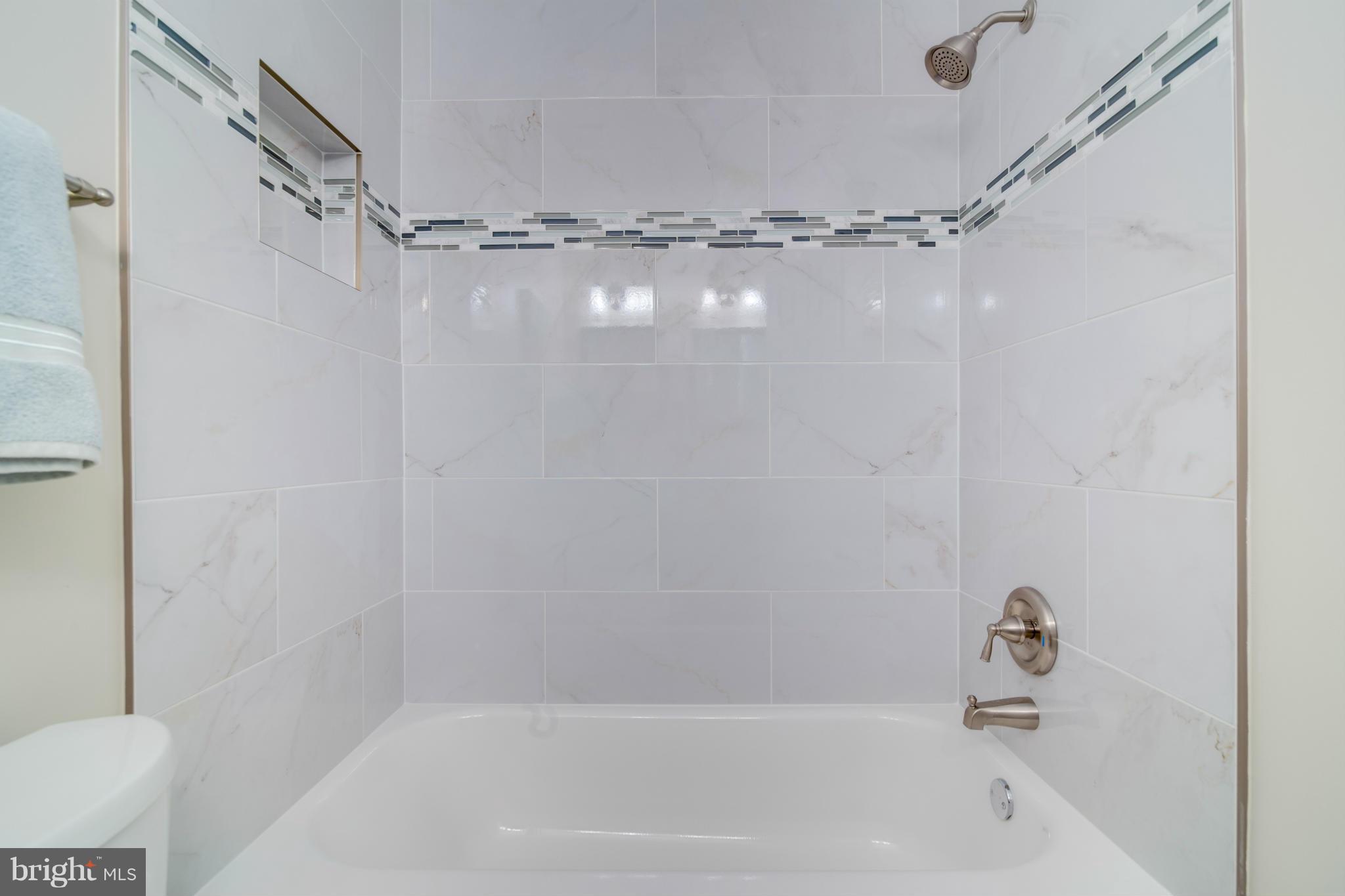 MC LEAN HAMLET - Residential