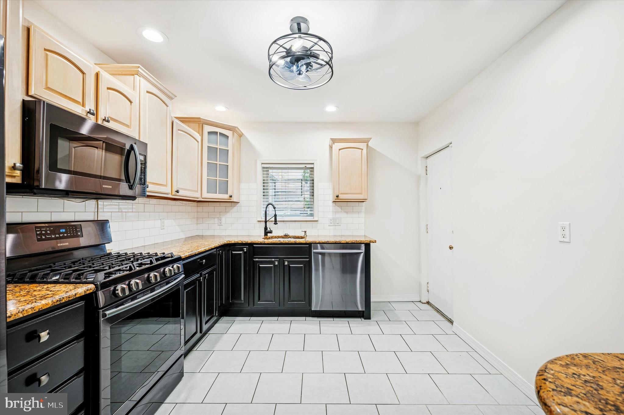 FAIRMOUNT - Residential