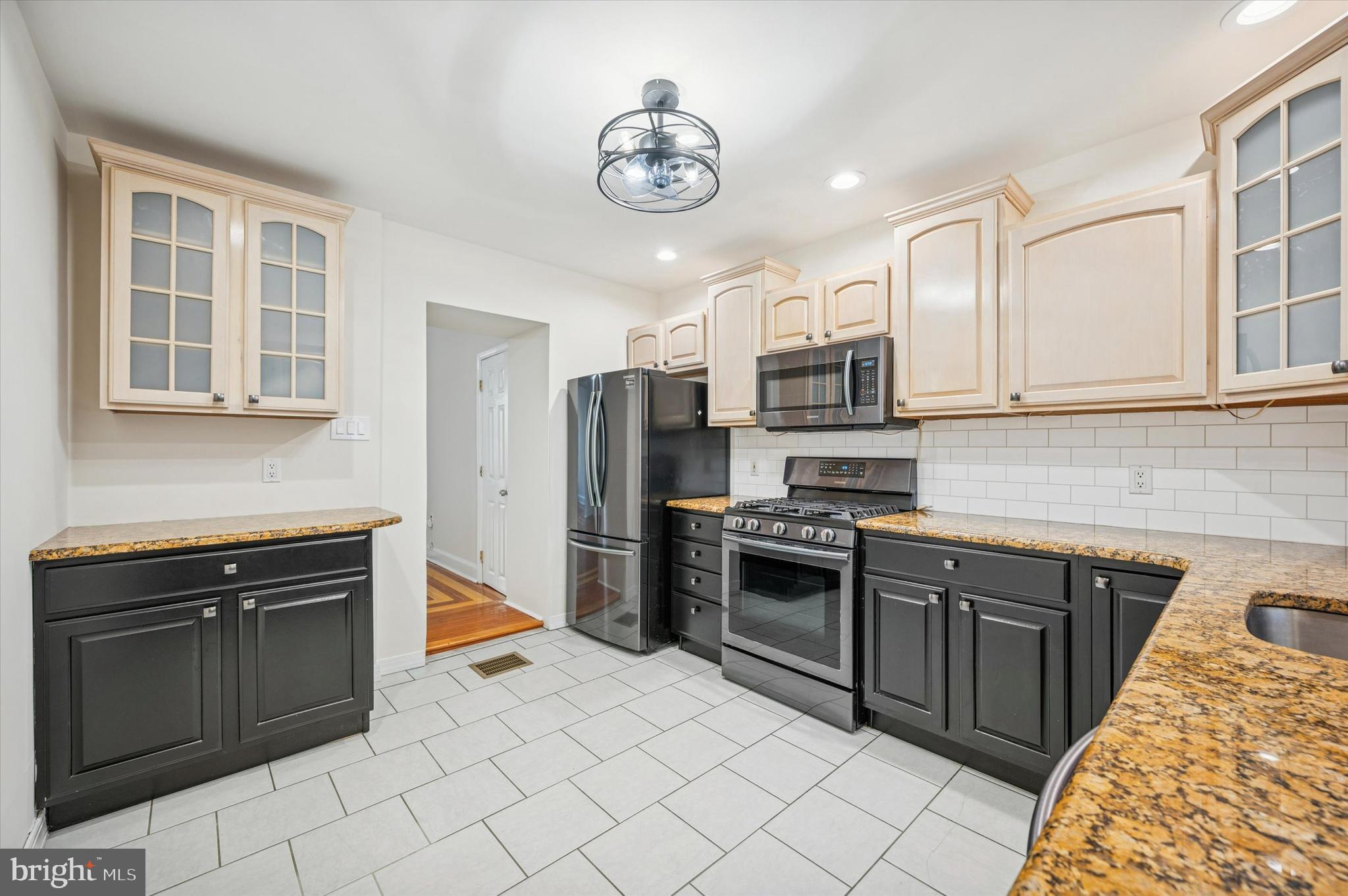 FAIRMOUNT - Residential