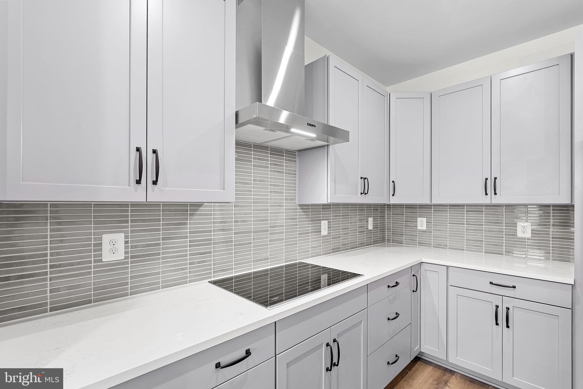 43841 VENETIAN SQUARE