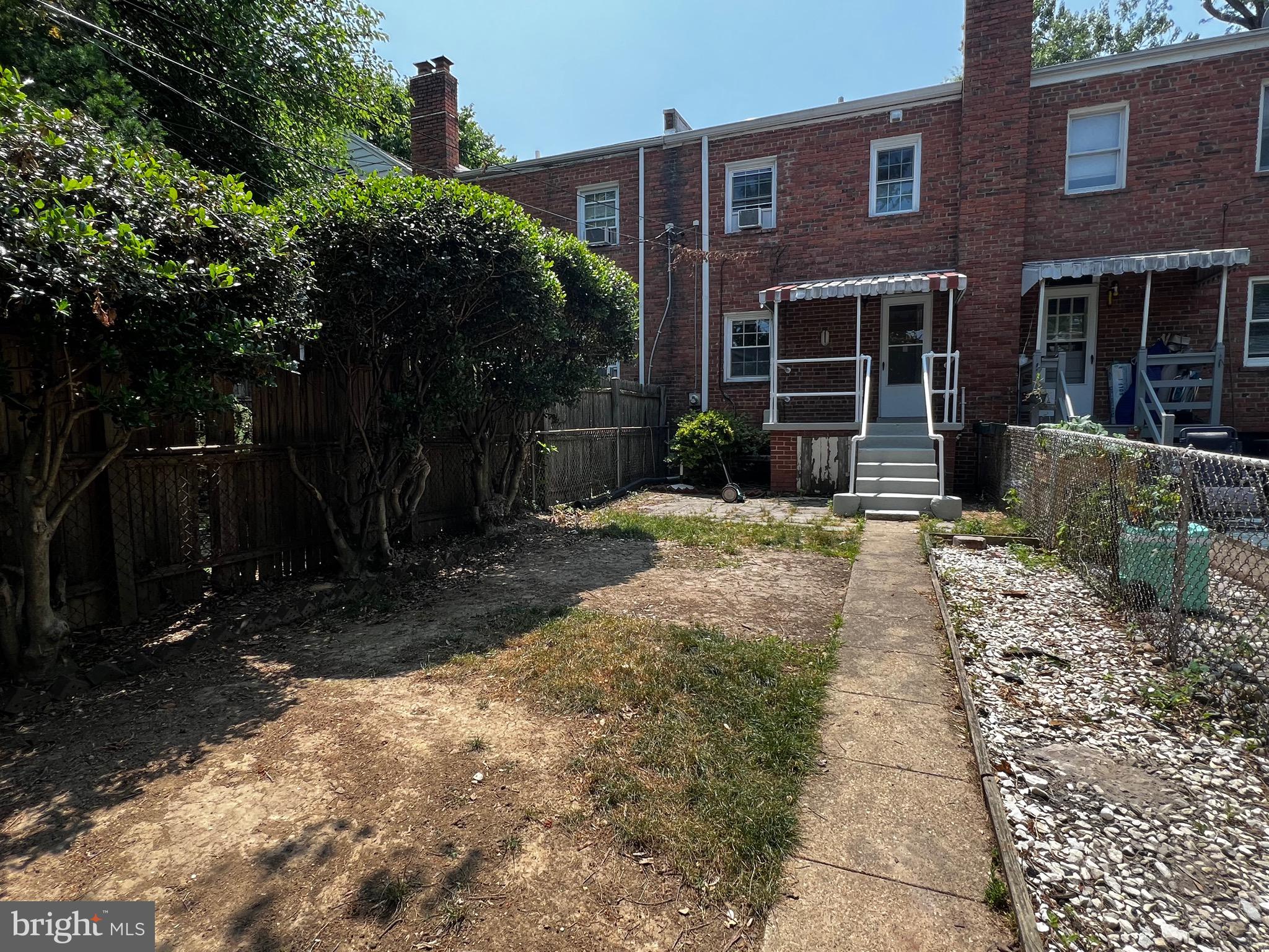 VIRGINIA SQUARE - Residential Lease