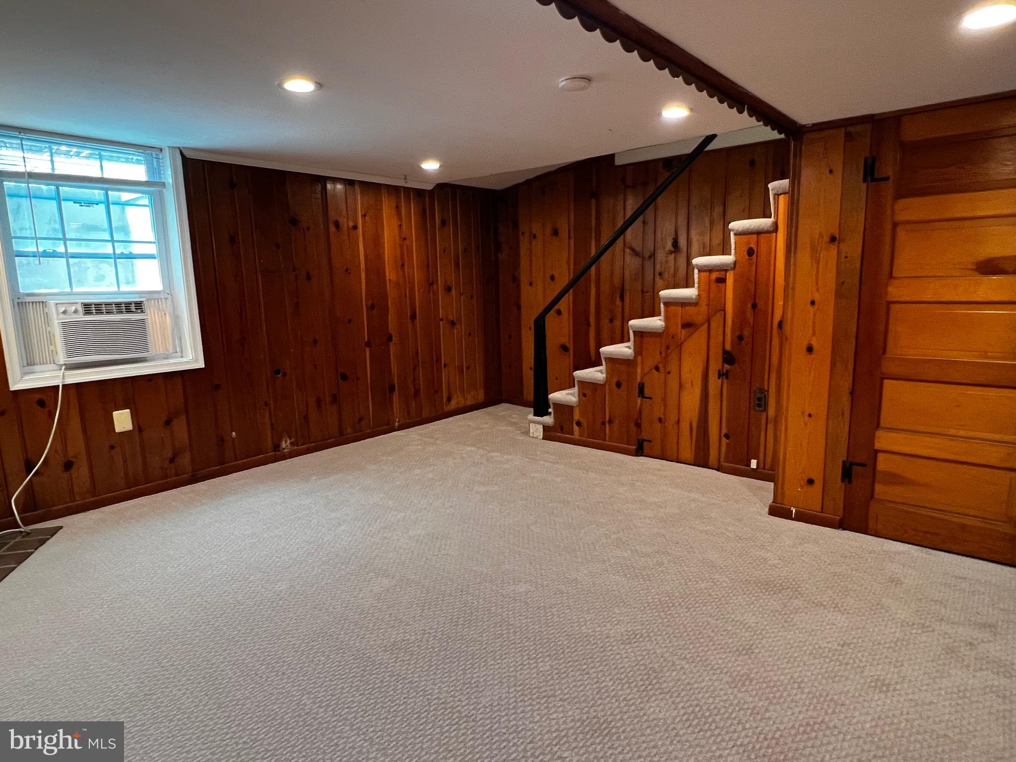 VIRGINIA SQUARE - Residential Lease