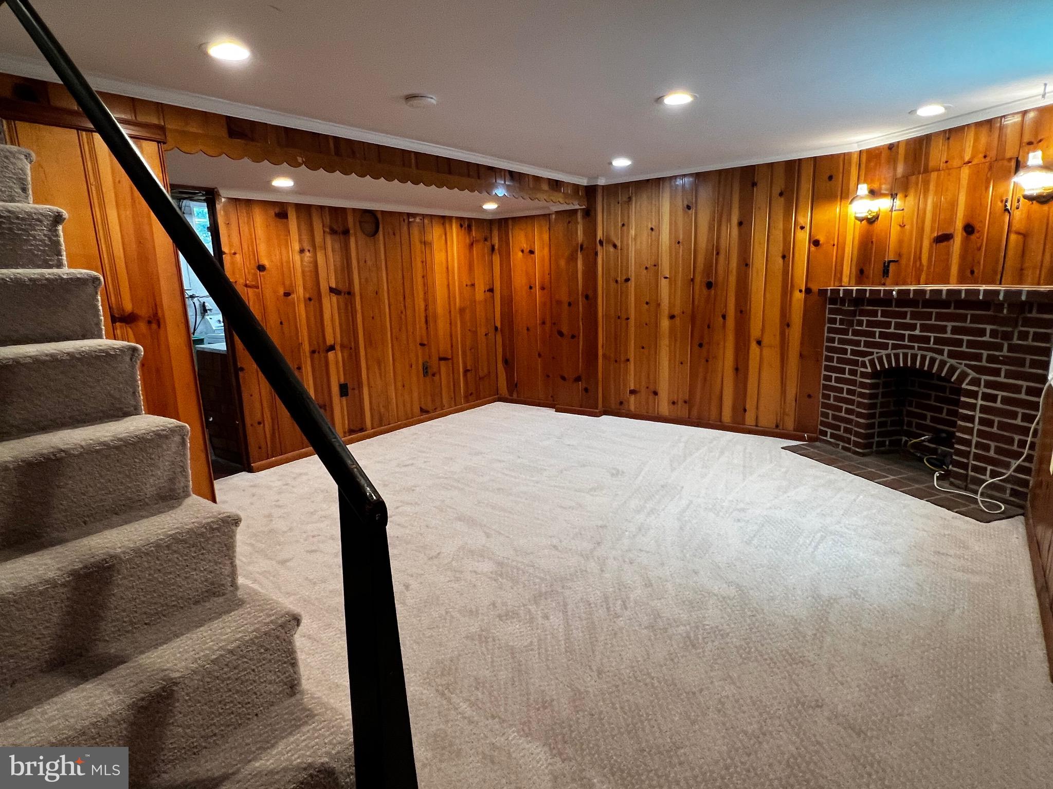 VIRGINIA SQUARE - Residential Lease