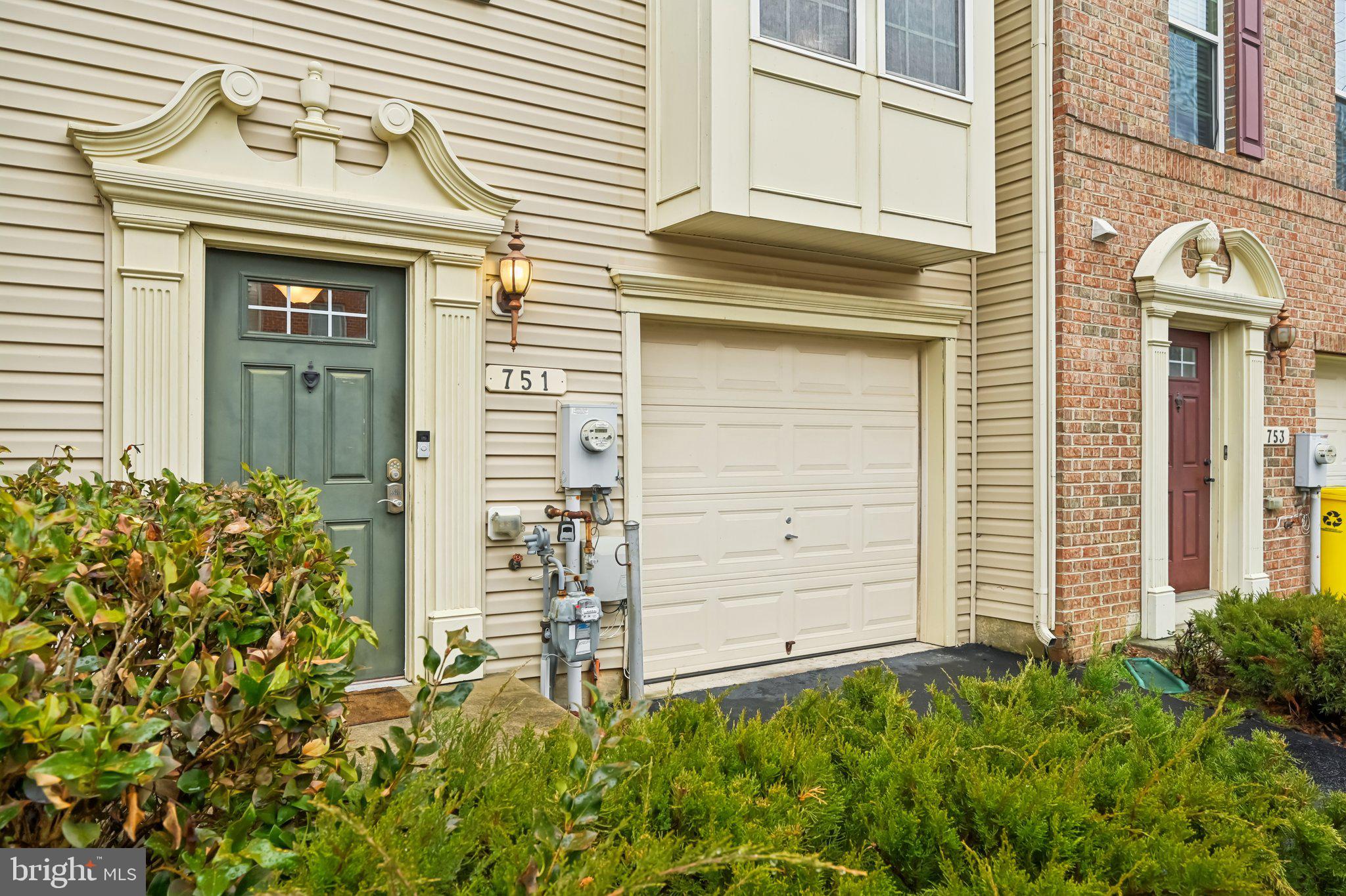 PINE RIDGE CROSSING - Residential