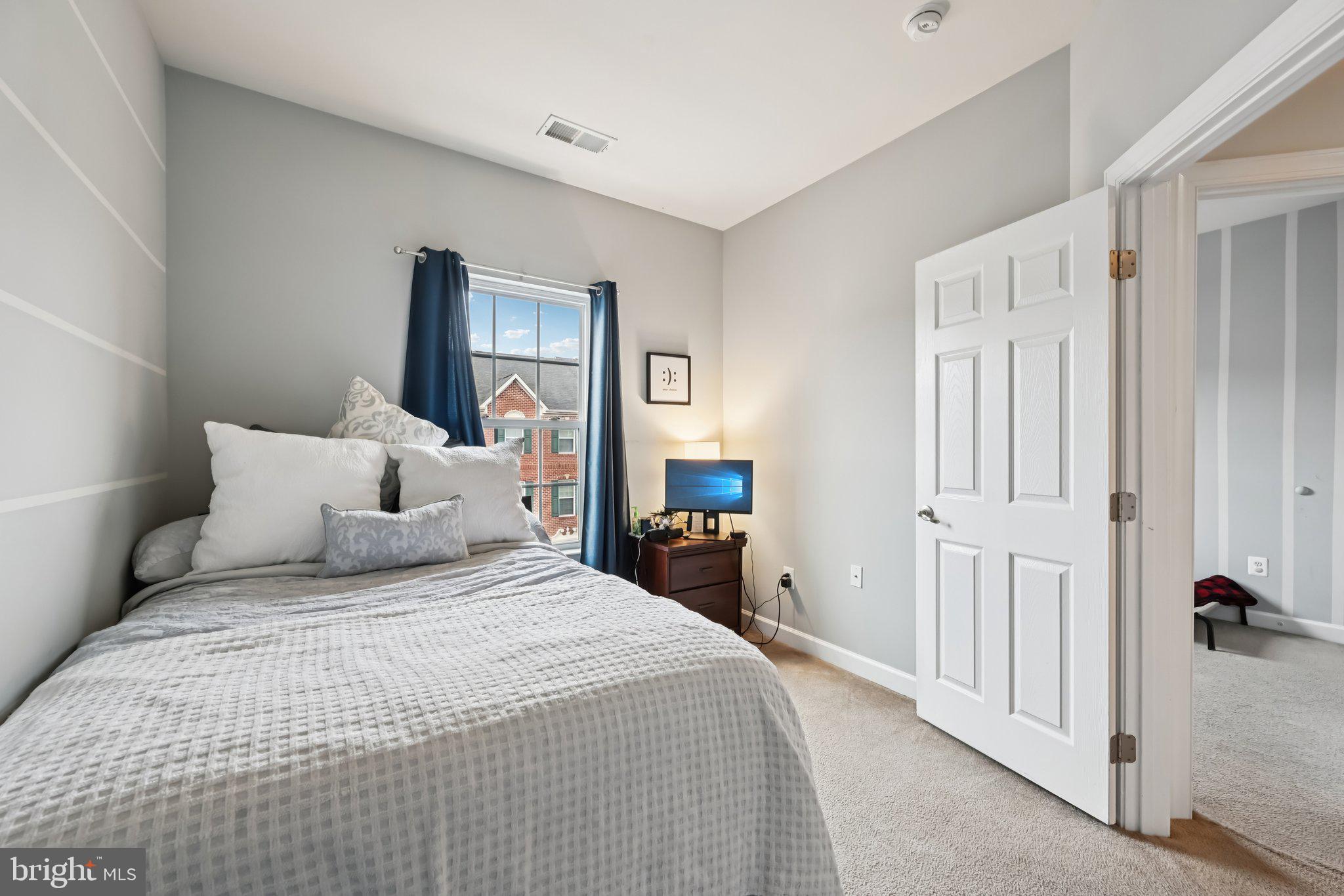 PINE RIDGE CROSSING - Residential