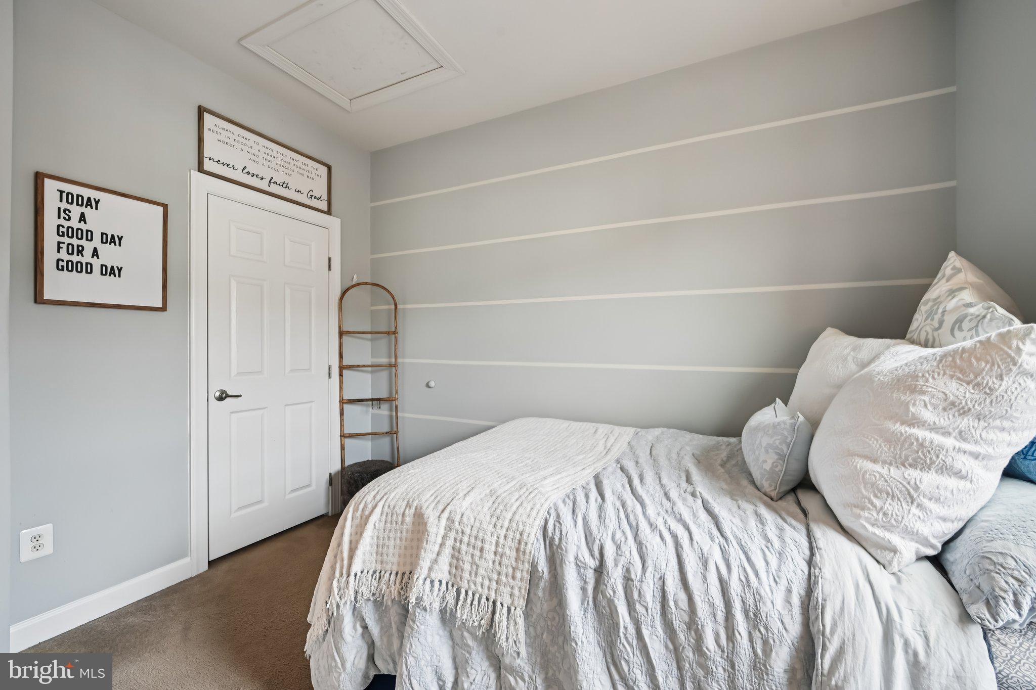 PINE RIDGE CROSSING - Residential