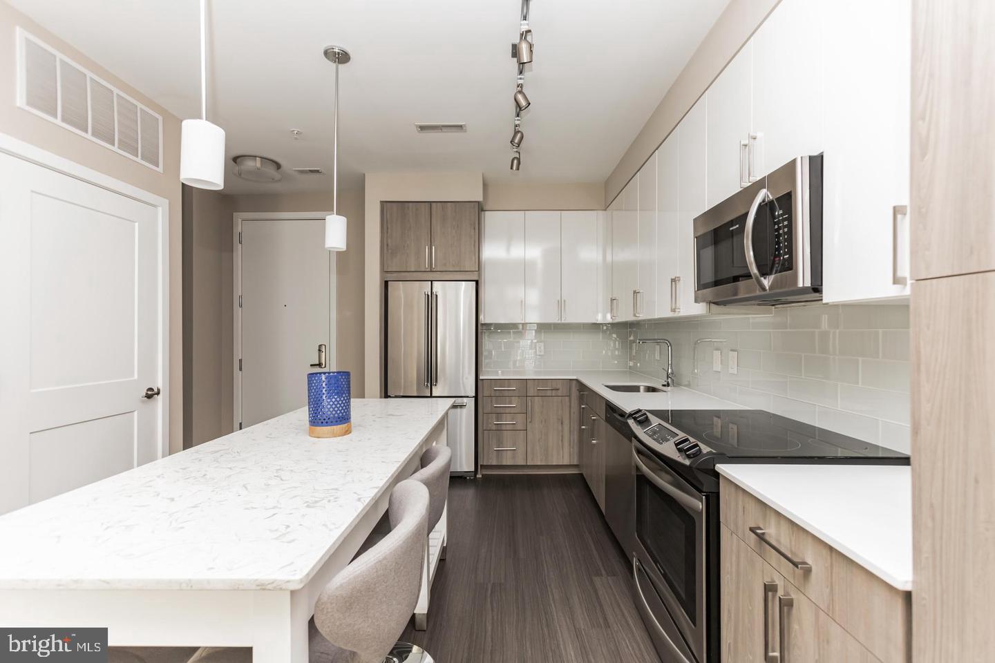 145 RIVERHAVEN DRIVE 454