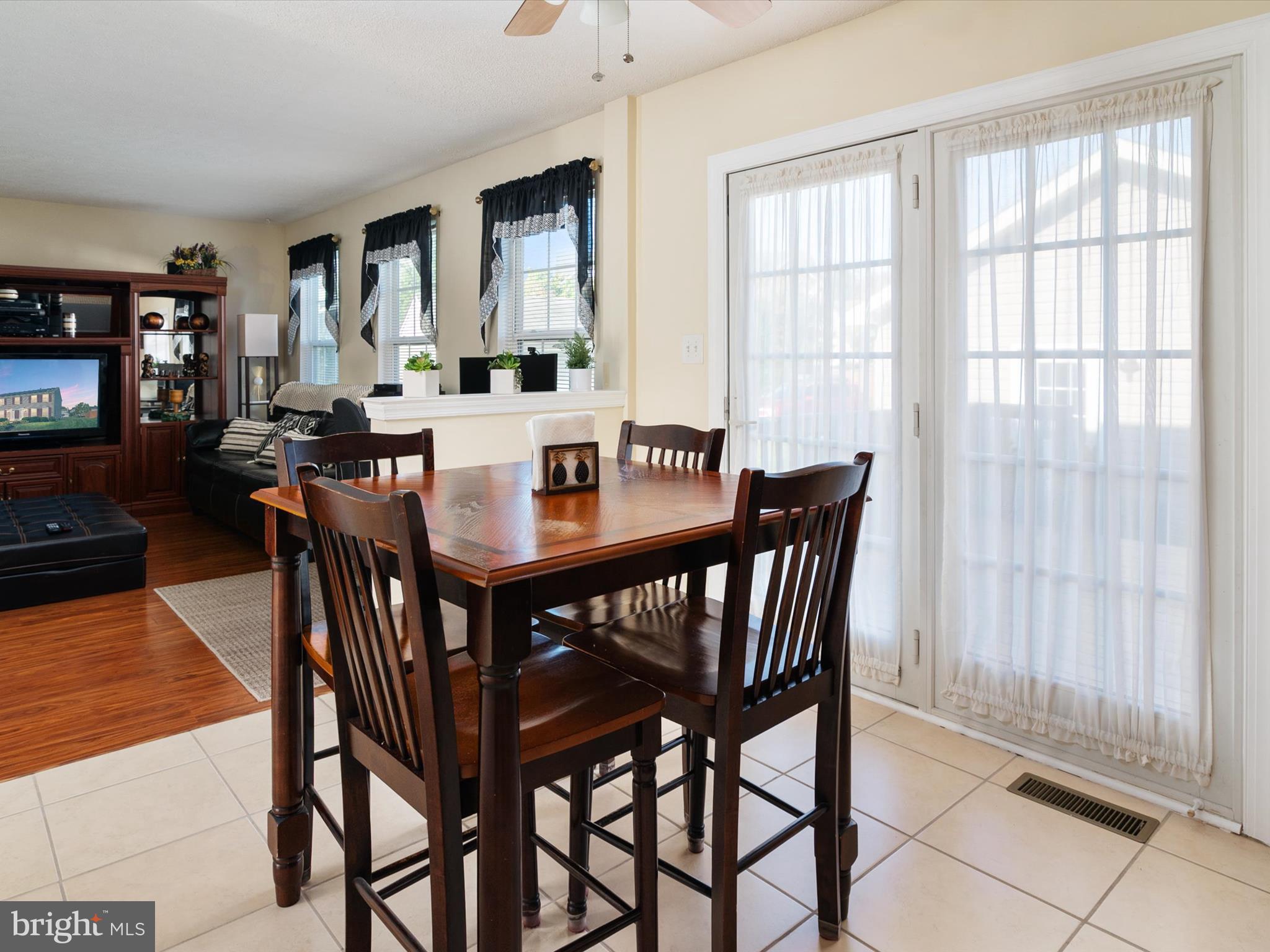 THE COURTS OF MALLORY - Residential