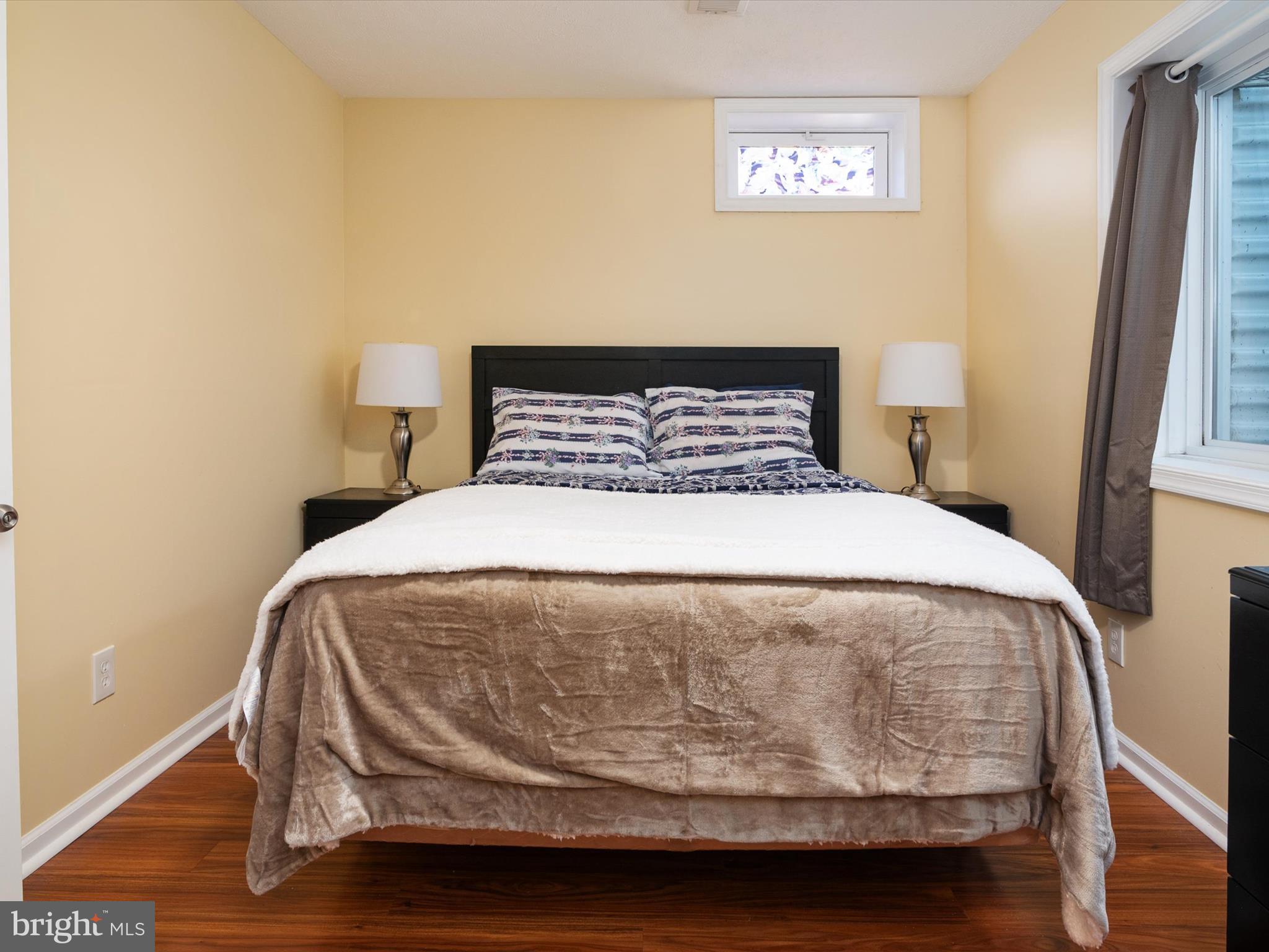 THE COURTS OF MALLORY - Residential