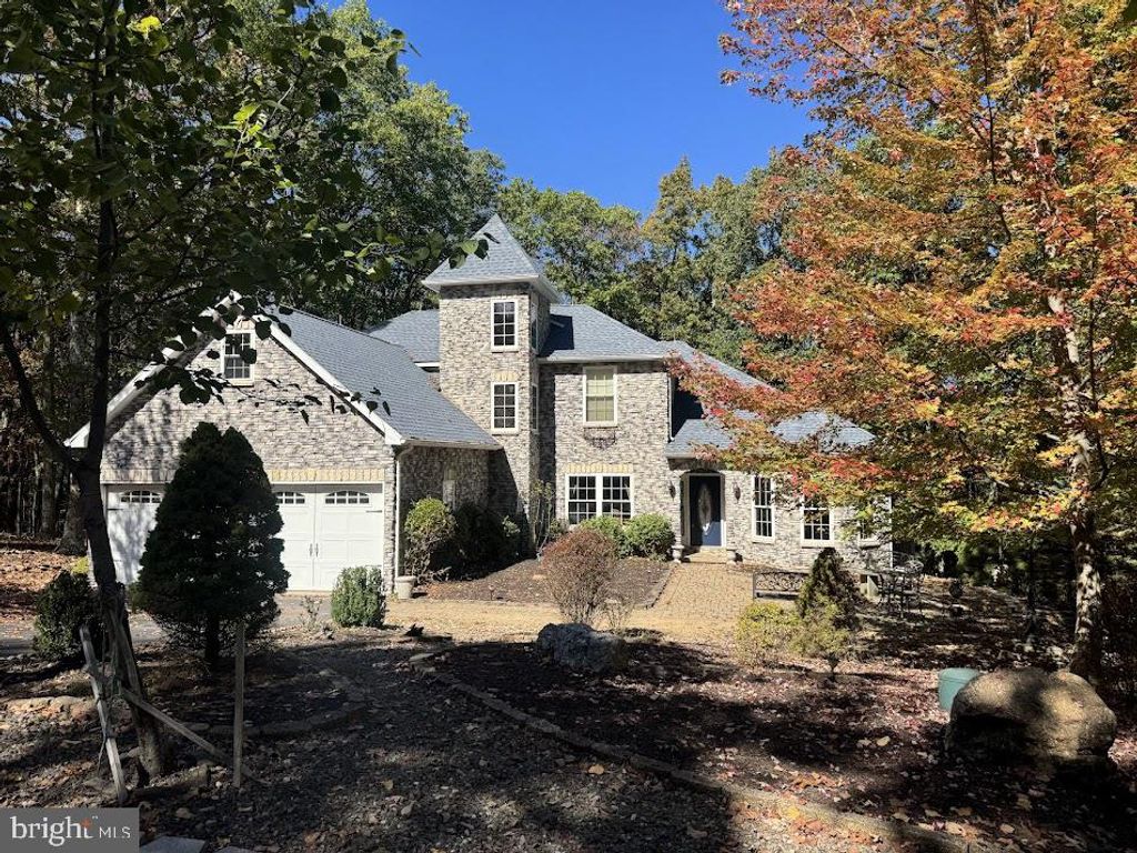 Photo of 113 Silver Cloud Ln, HAZLETON, PA 18202 (MLS # PALU2002636)