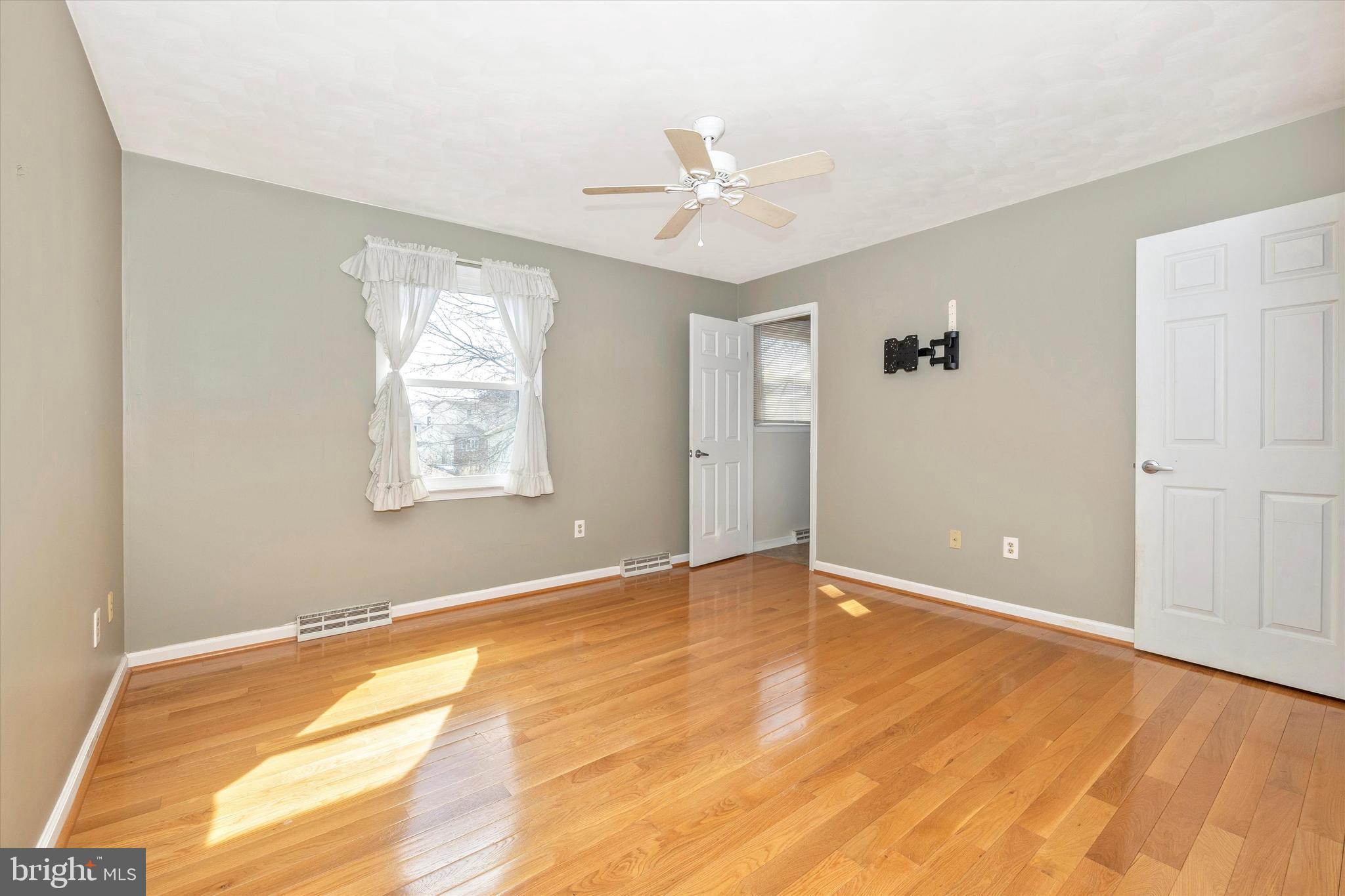 MT AIRY VILLAGE - Residential