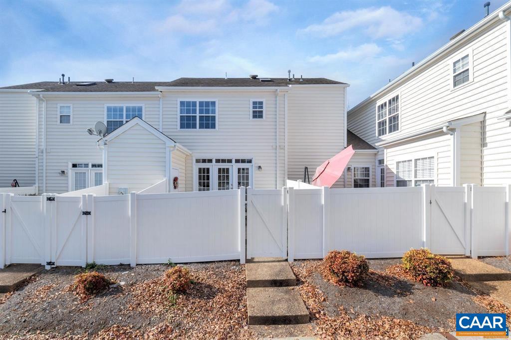 FOREST LAKES - Residential