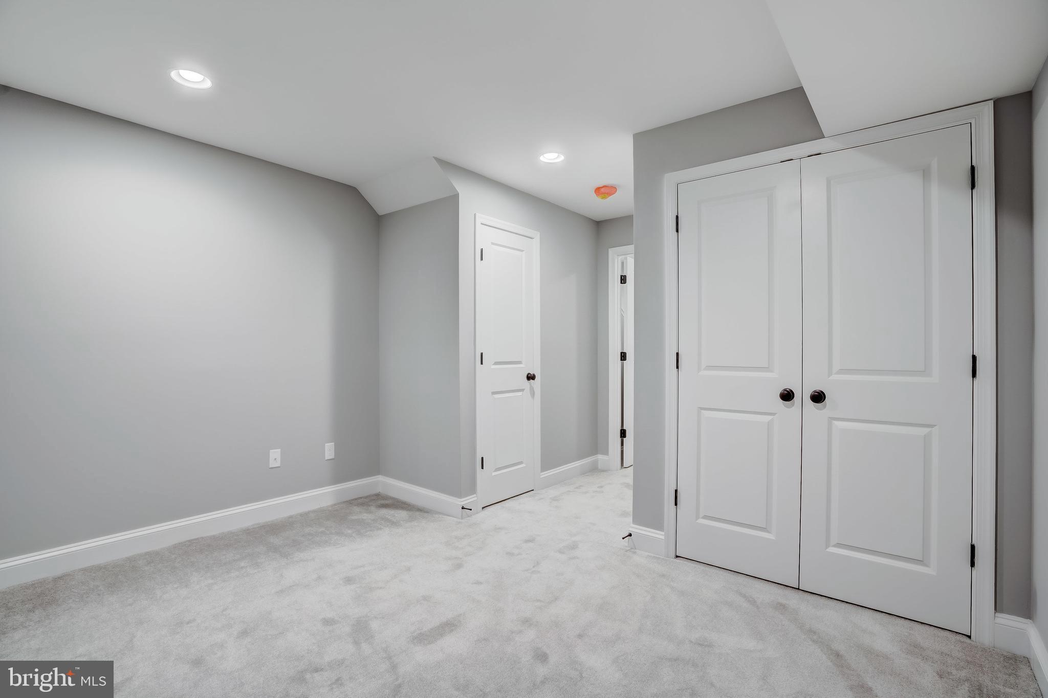 HIGHLANDTOWN - Residential