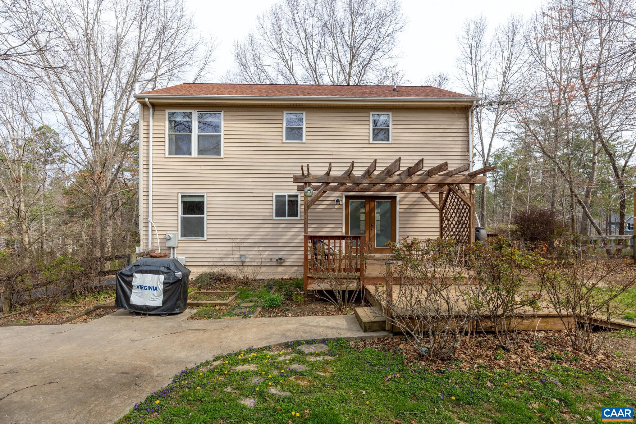 LAKE MONTICELLO - Residential