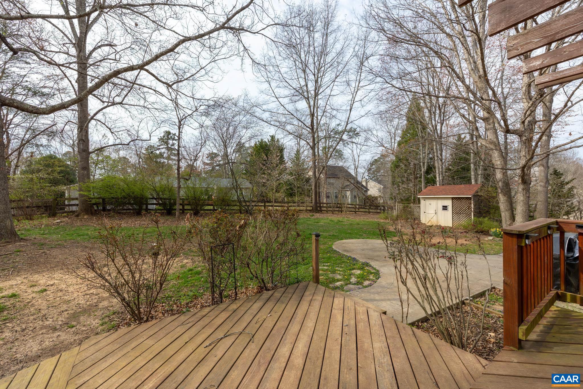 LAKE MONTICELLO - Residential