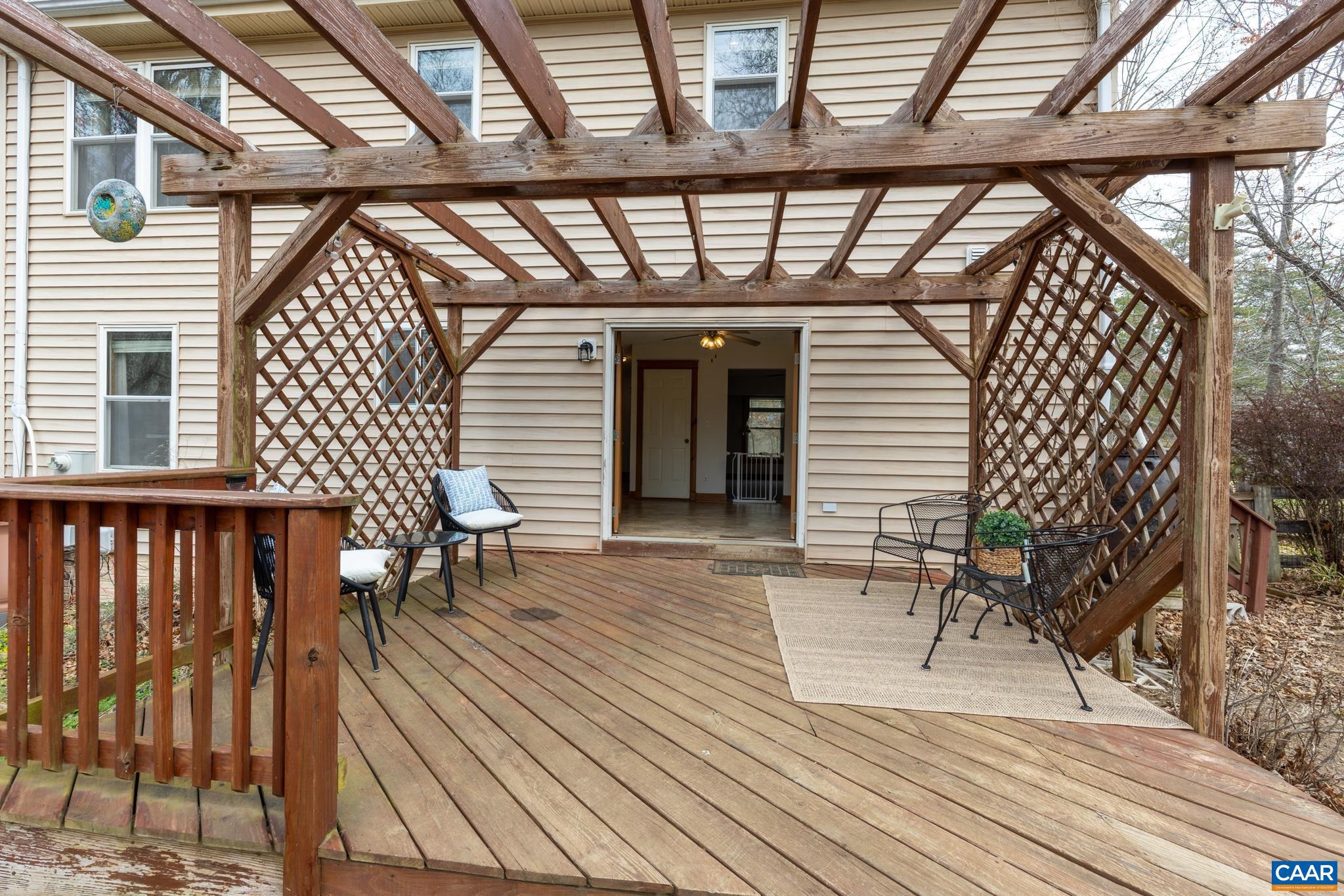 LAKE MONTICELLO - Residential