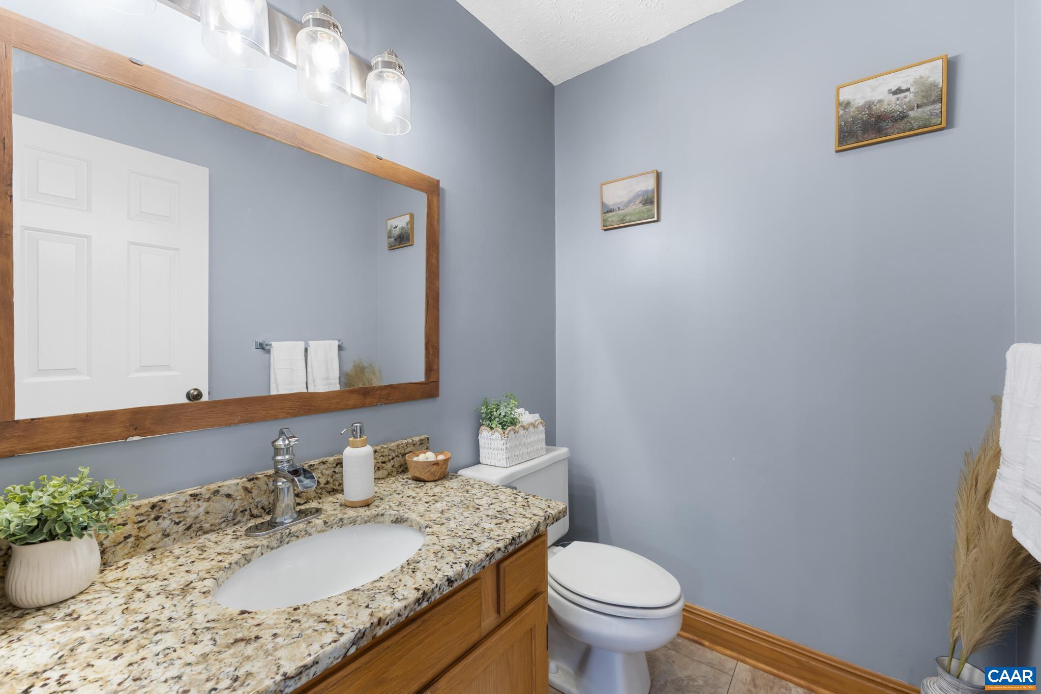 LAKE MONTICELLO - Residential