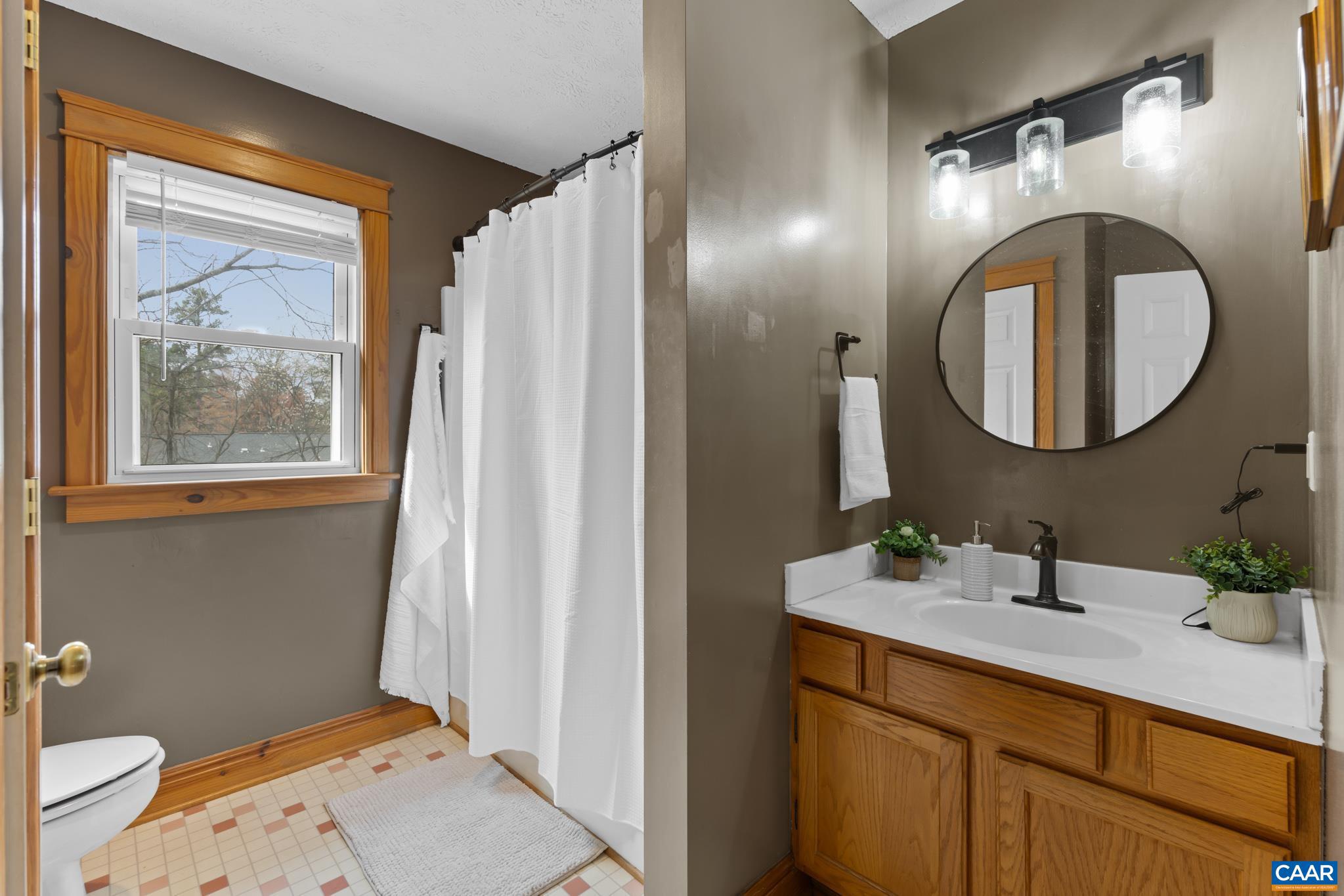 LAKE MONTICELLO - Residential