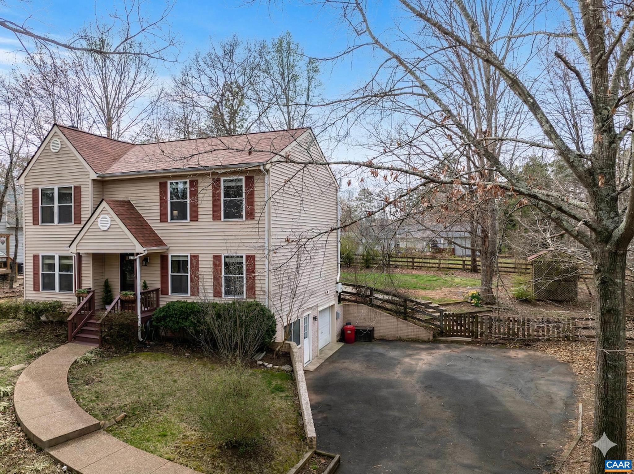 LAKE MONTICELLO - Residential