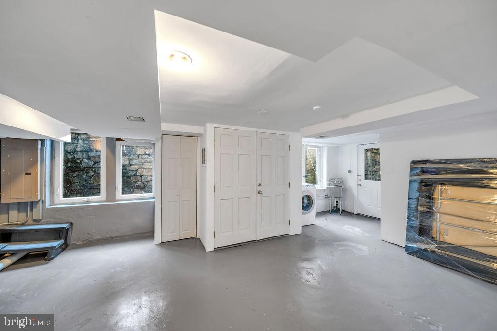 BRADLEY HILLS - Residential Lease