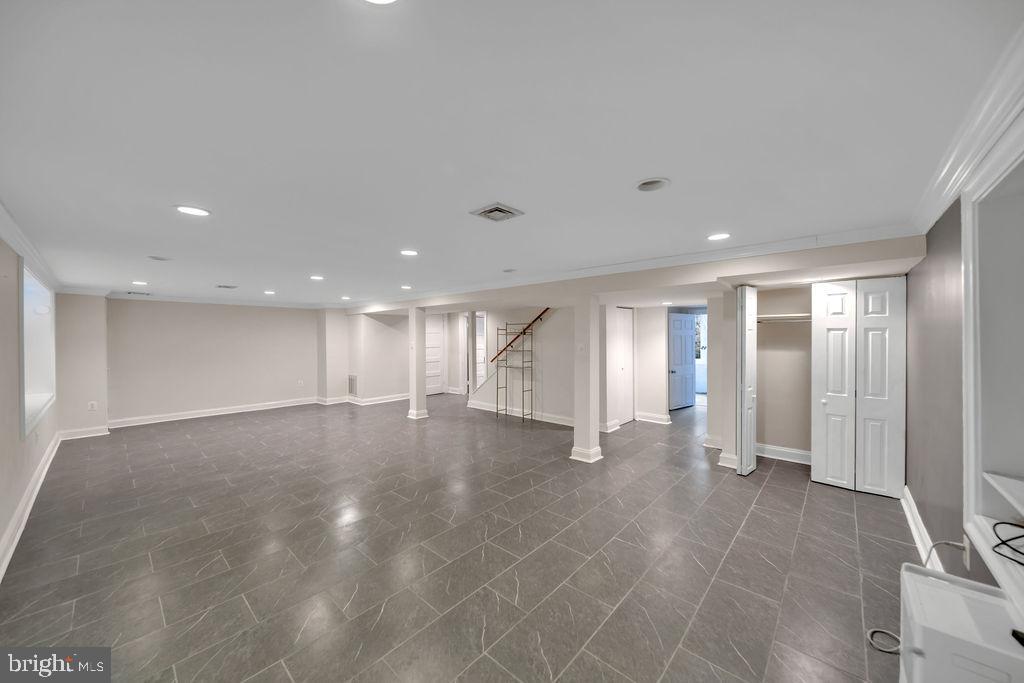 BRADLEY HILLS - Residential Lease