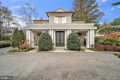 Photo of 5306 Bradley Boulevard, BETHESDA, MD 20814 (MLS # MDMC2213678)