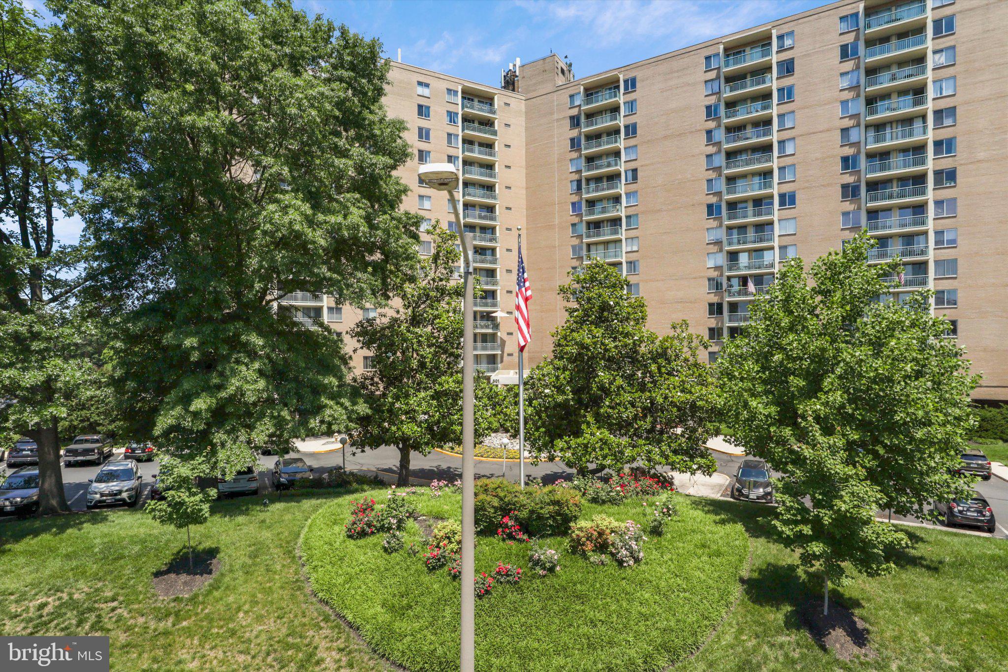501 SLATERS LANE 713