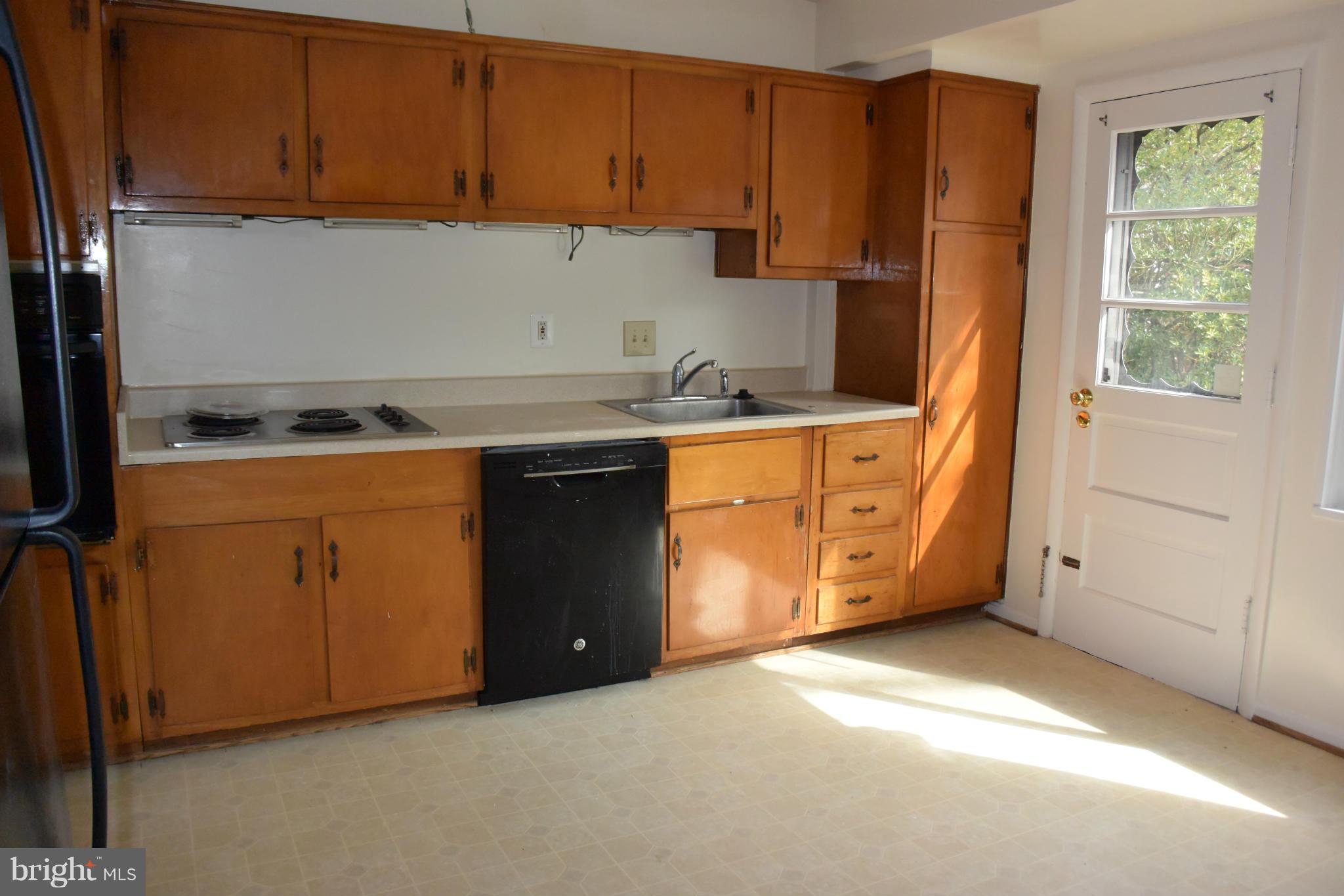 BEVERLEY HILLS - Residential Lease