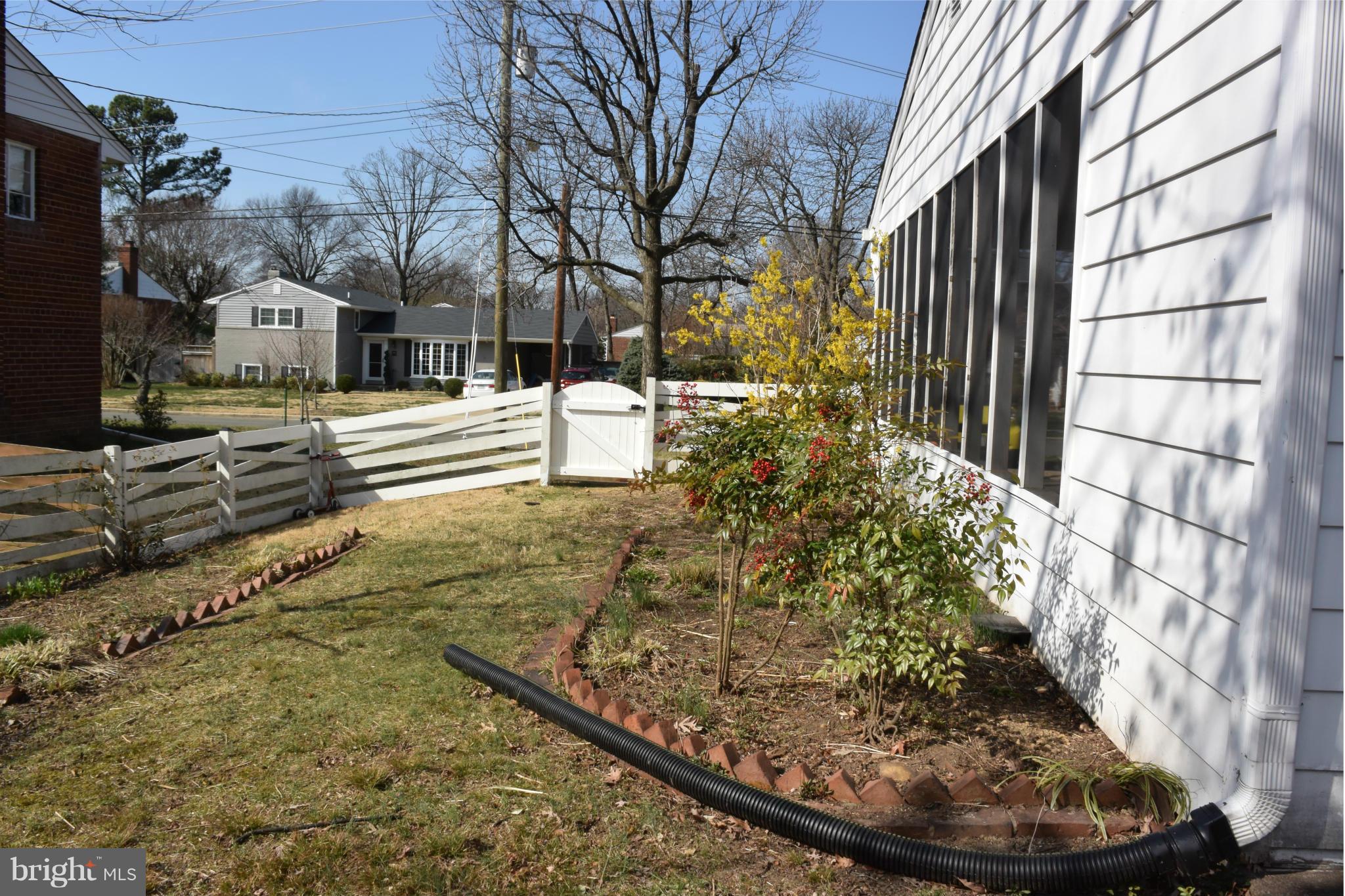 BEVERLEY HILLS - Residential Lease