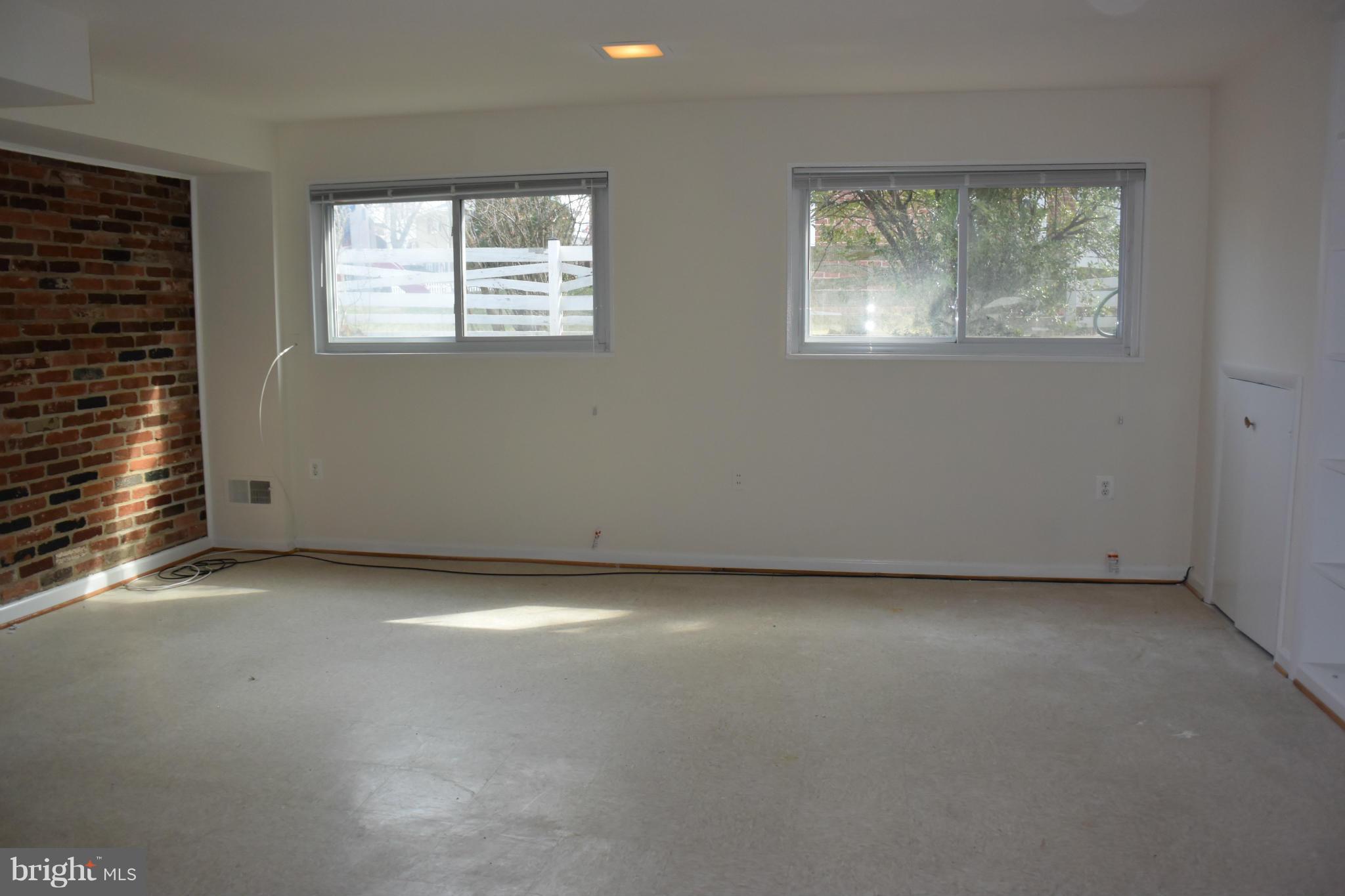 BEVERLEY HILLS - Residential Lease