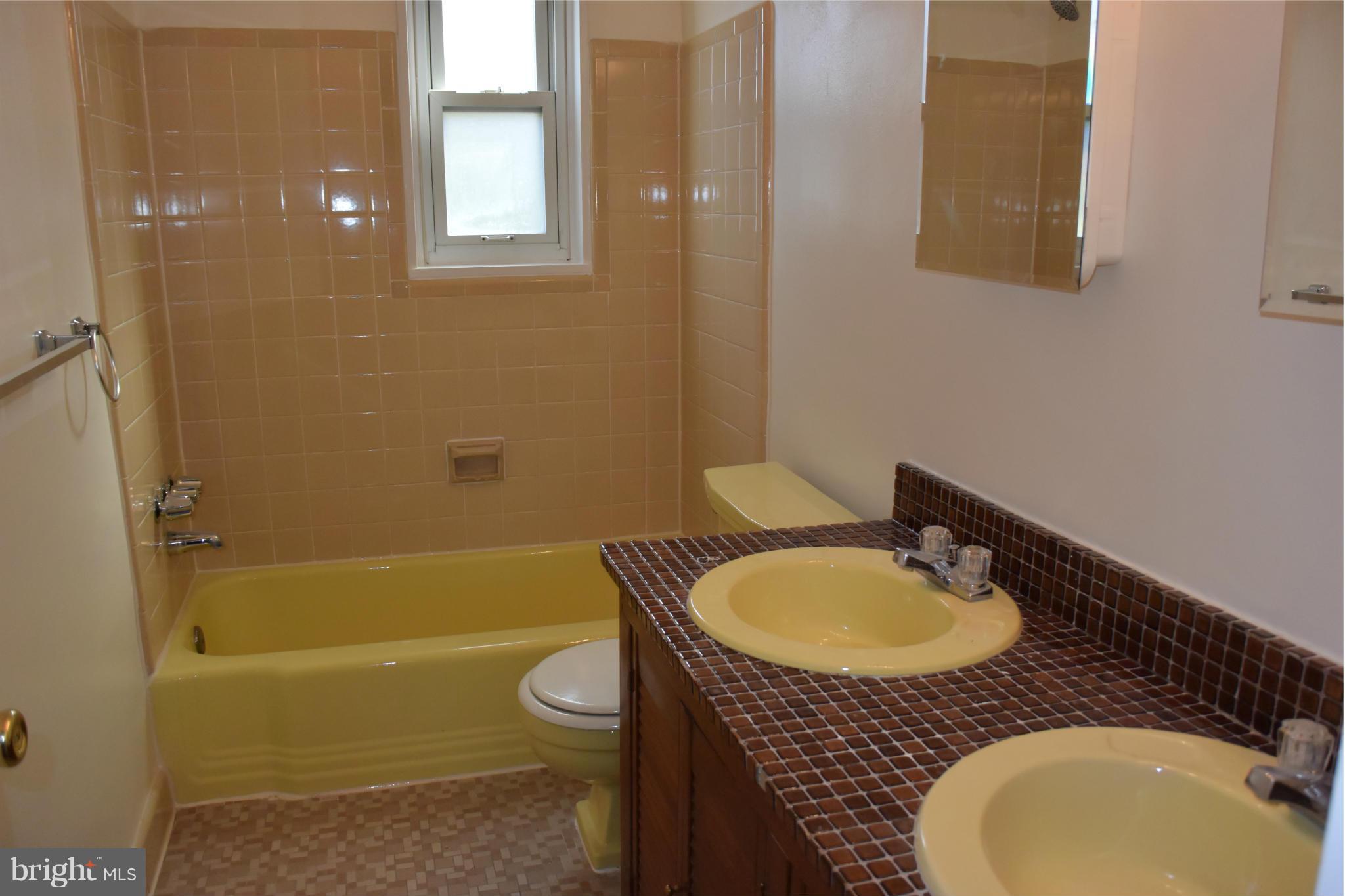 BEVERLEY HILLS - Residential Lease