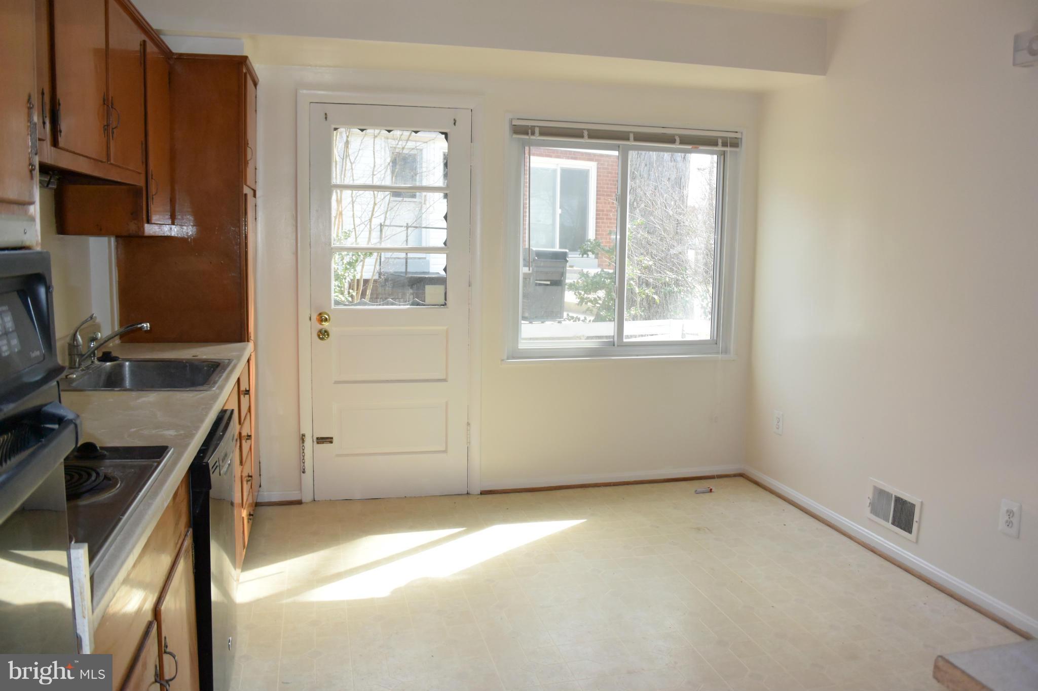 BEVERLEY HILLS - Residential Lease