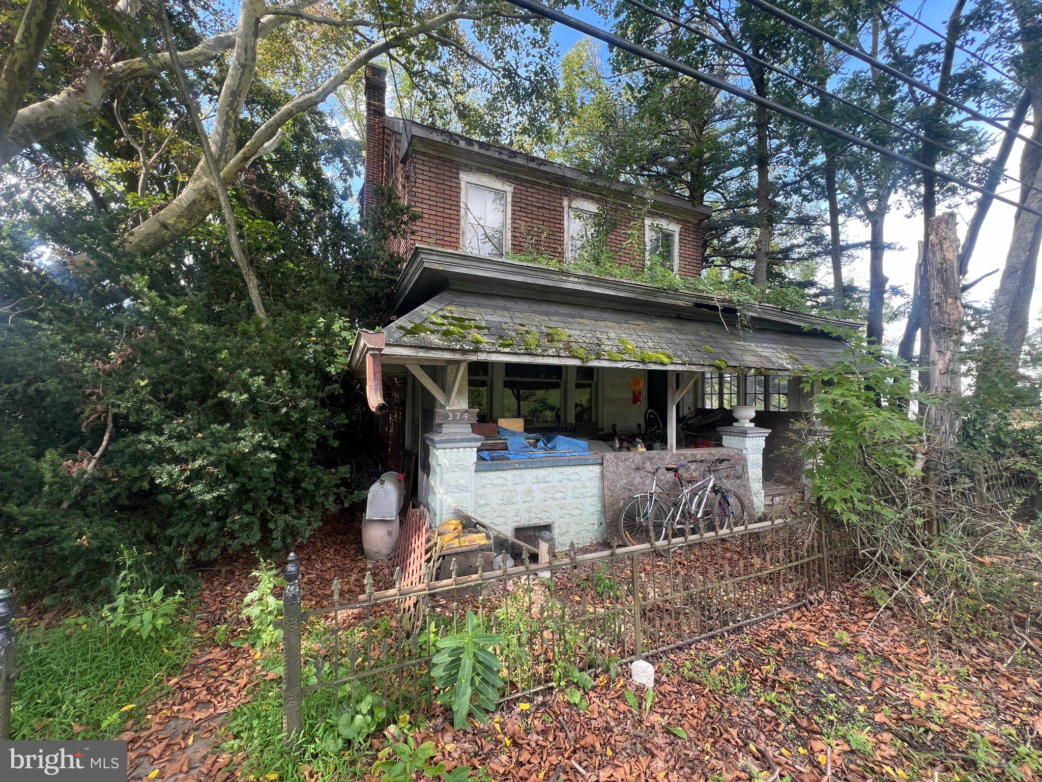 374 FAIRVIEW STREET