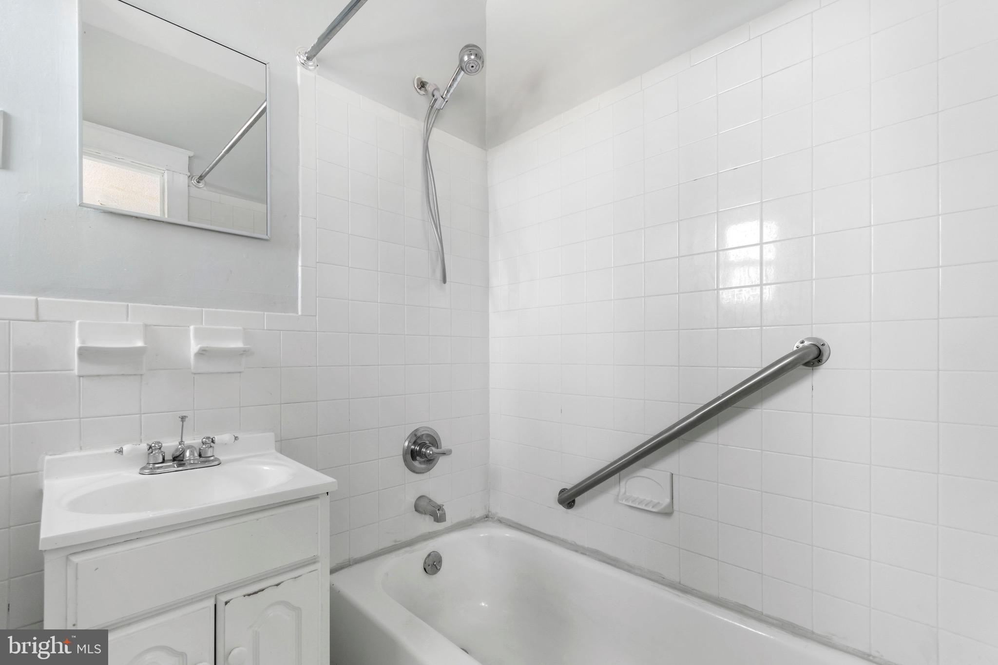 WEST OAK LANE - Residential Income