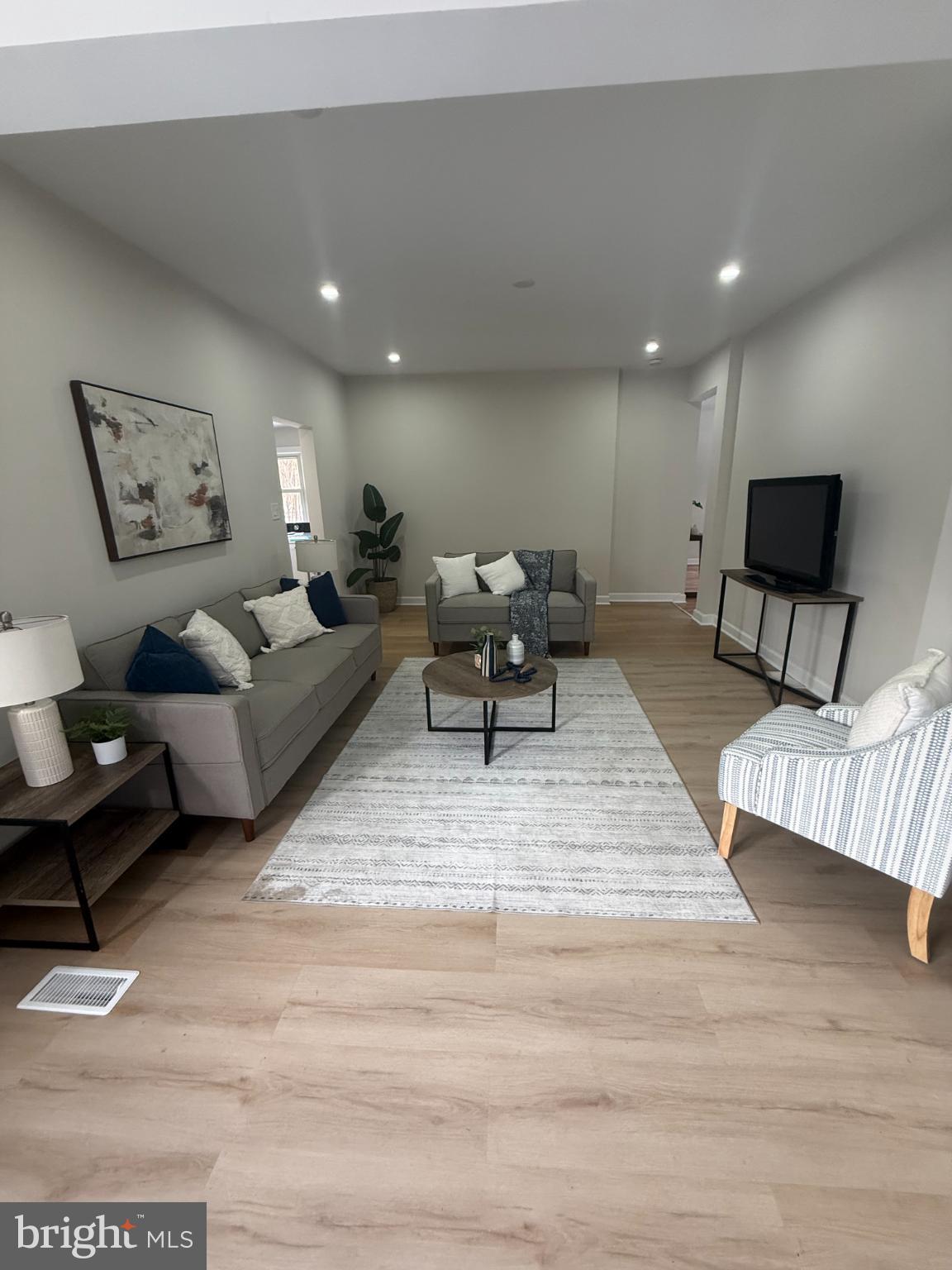 CHELSEA KNOLLS - Residential